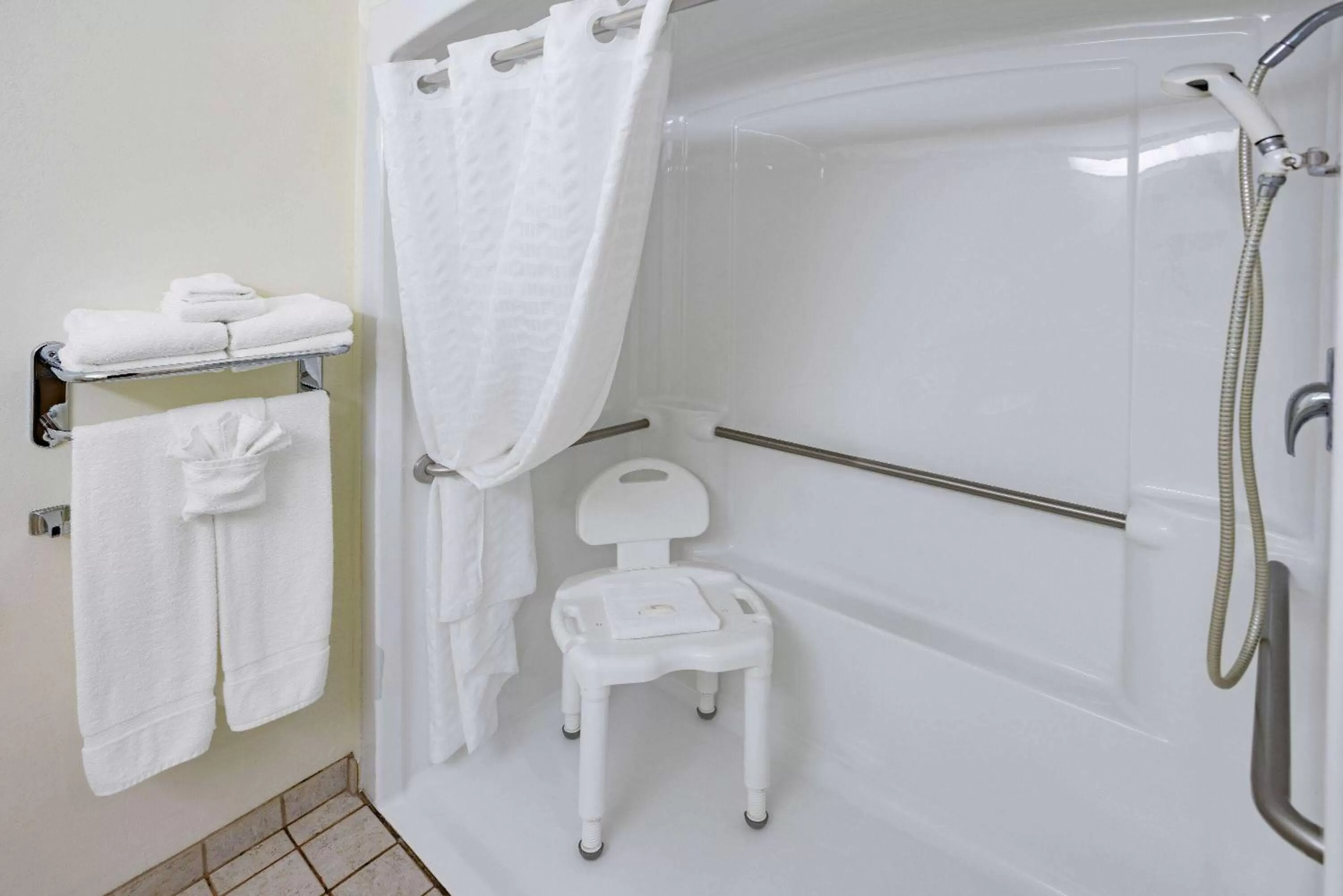 Shower in Microtel Inn & Suites by Wyndham Plattsburgh