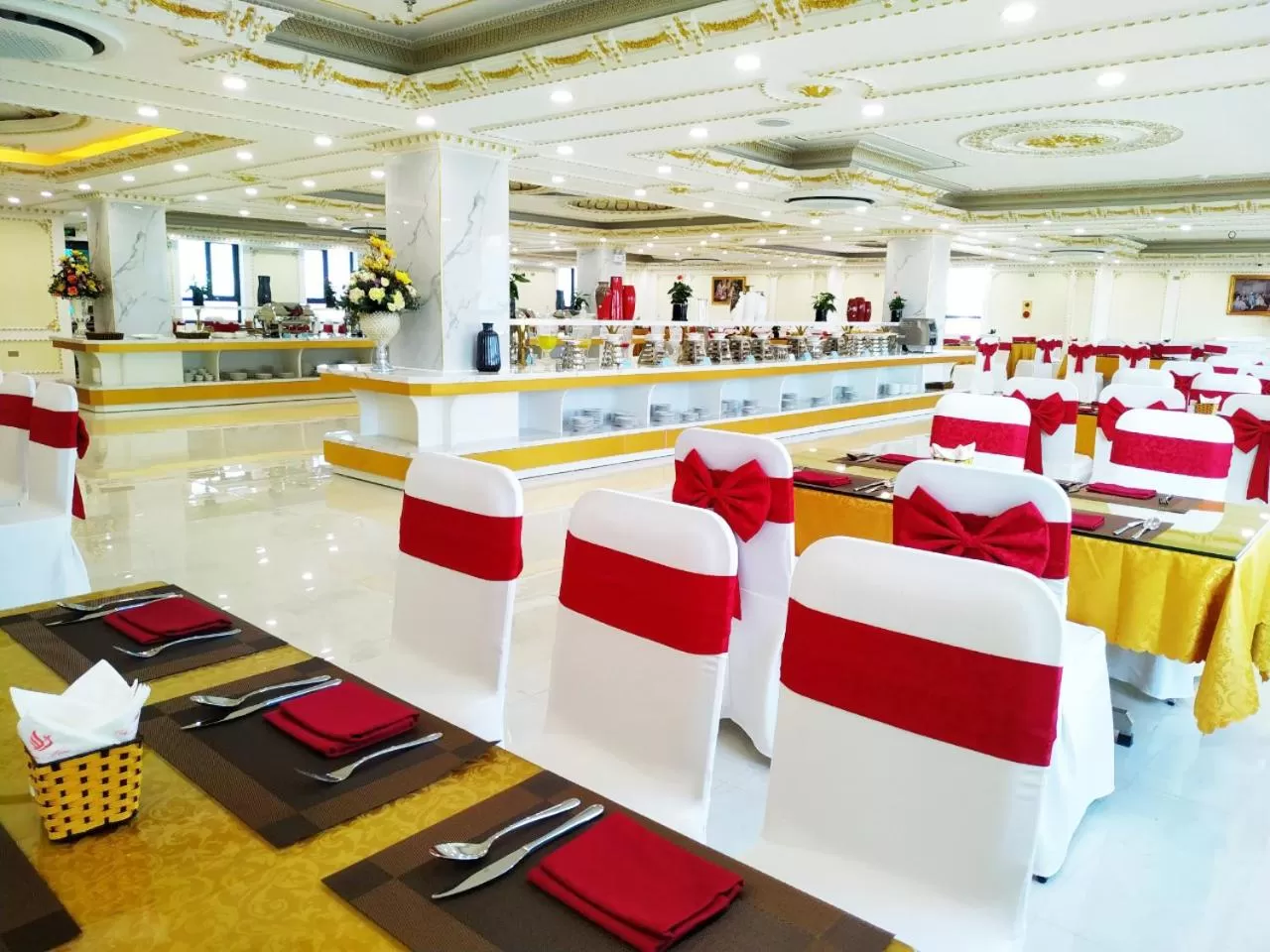 Restaurant/places to eat in Khách Sạn Phượng Hoàng 3