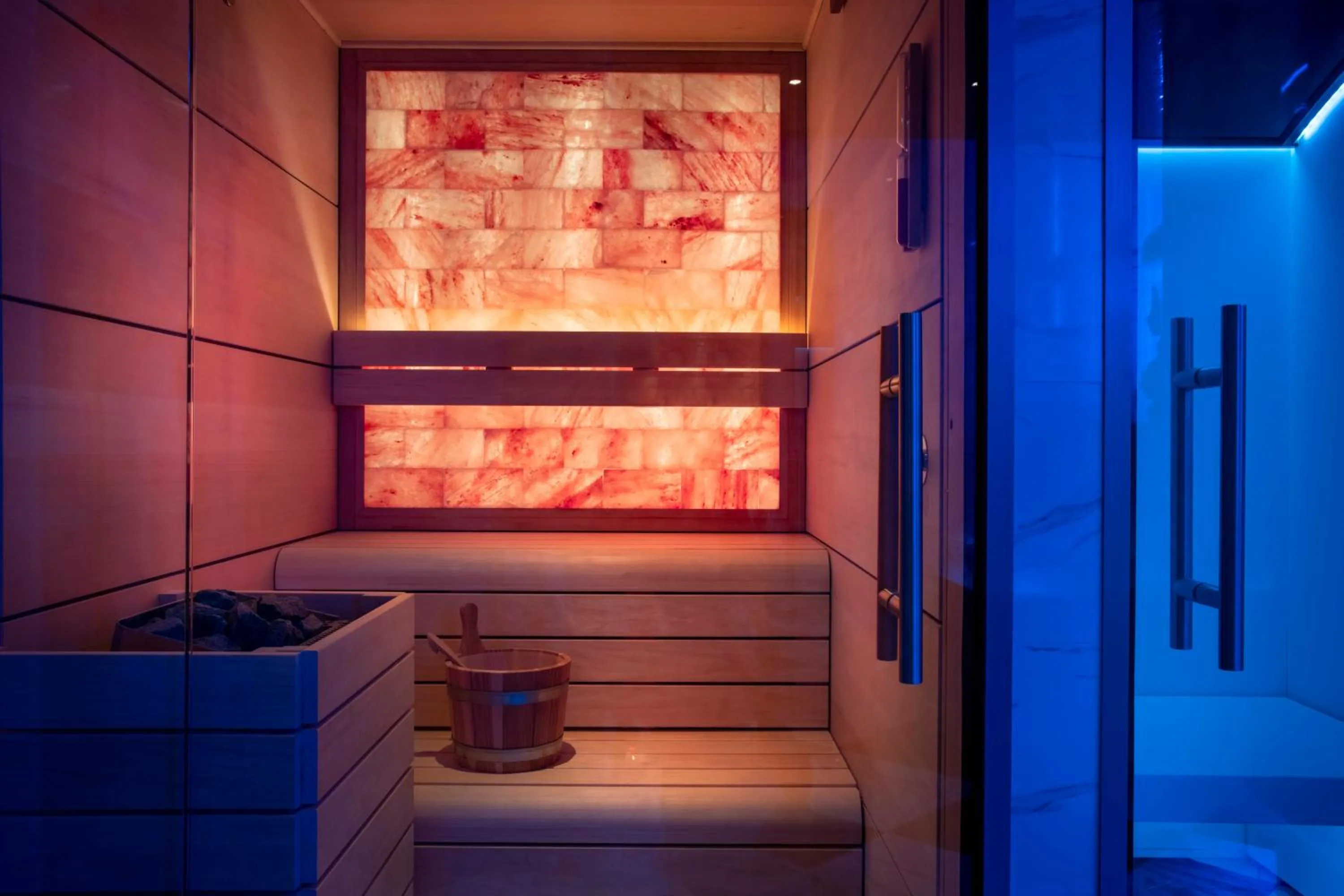 Spa and wellness centre/facilities in Hotel & Spa Saint-Jacques