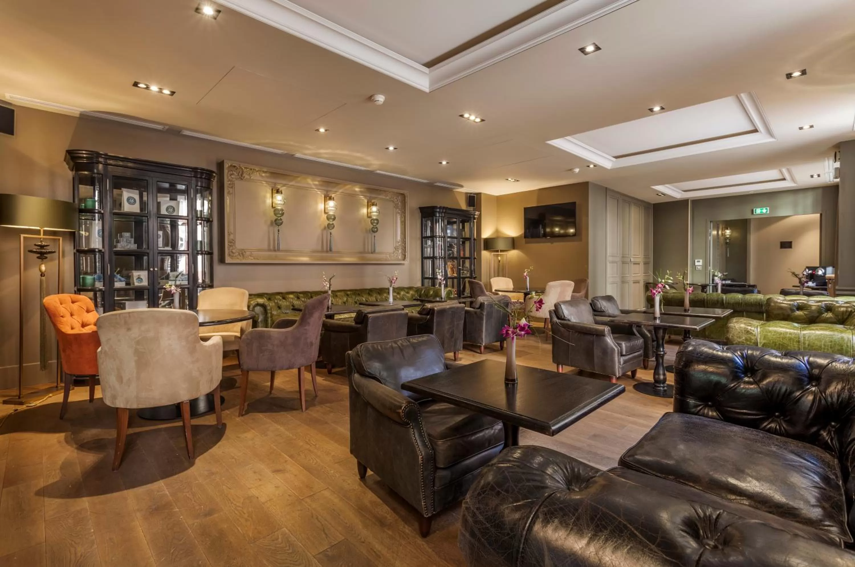 Lounge or bar in La Cour des Consuls Hotel & Spa Toulouse - MGallery Collection
