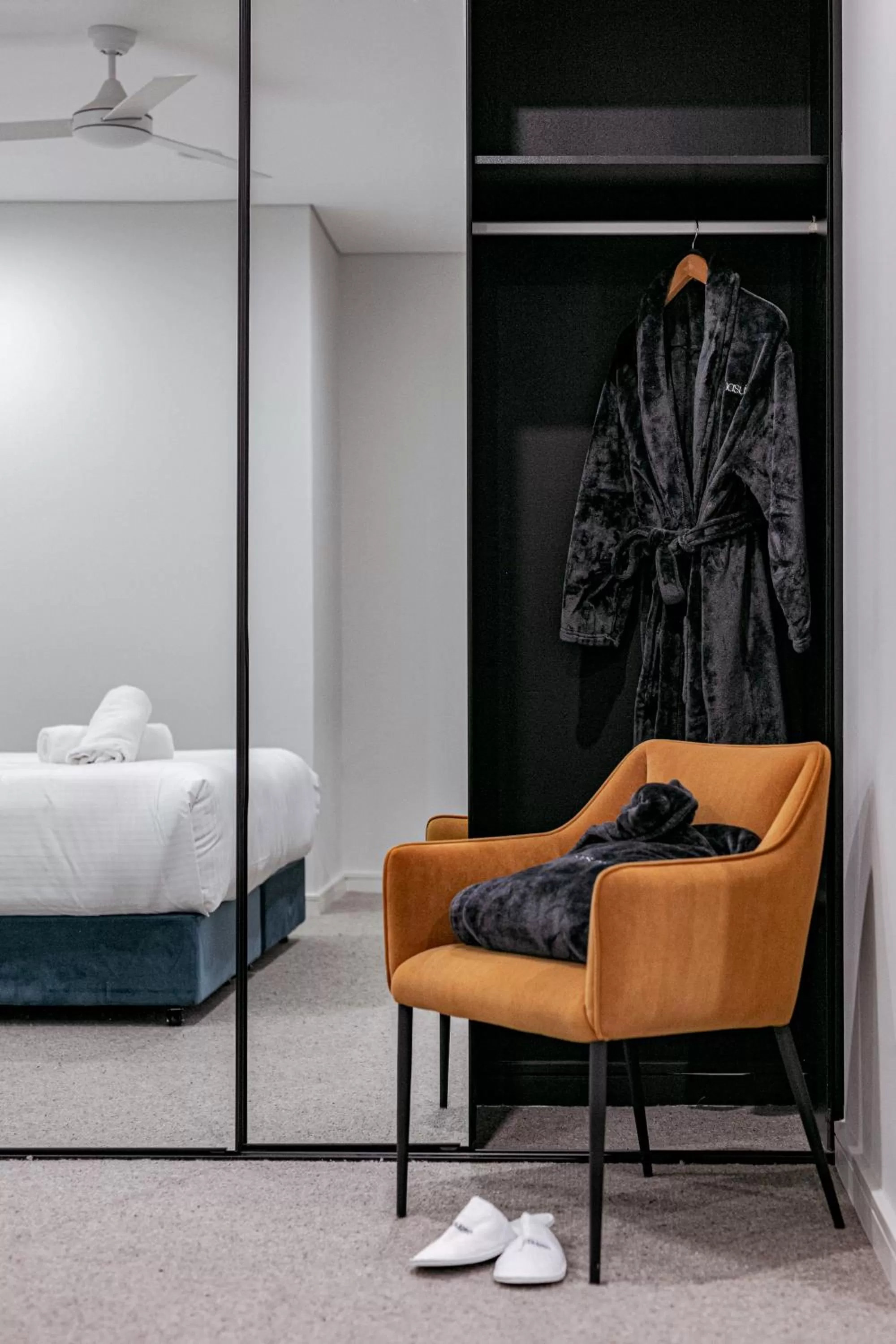 wardrobe, Bed in Astina Suites, Penrith