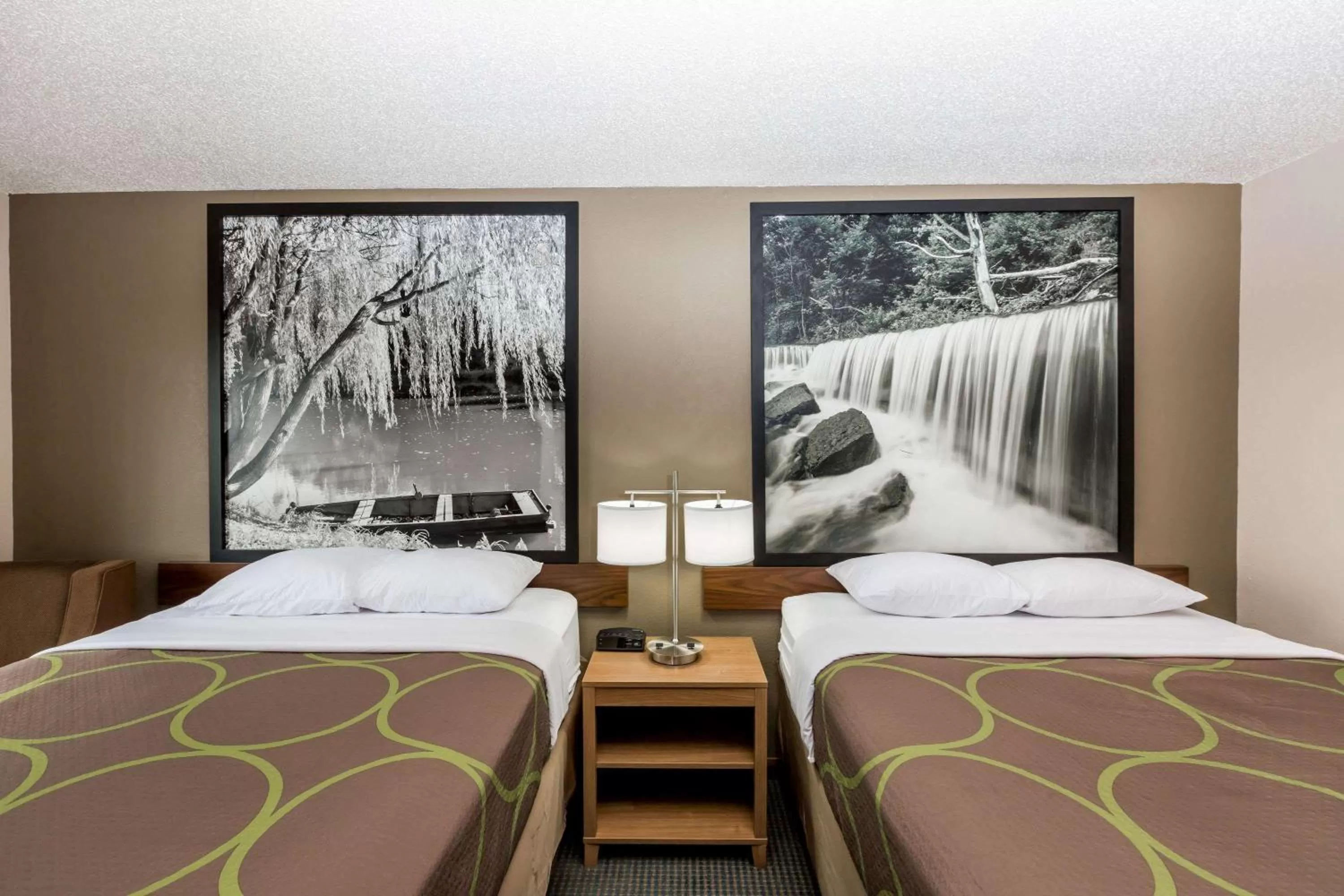 Photo of the whole room, Bed in Super 8 by Wyndham Hays KS