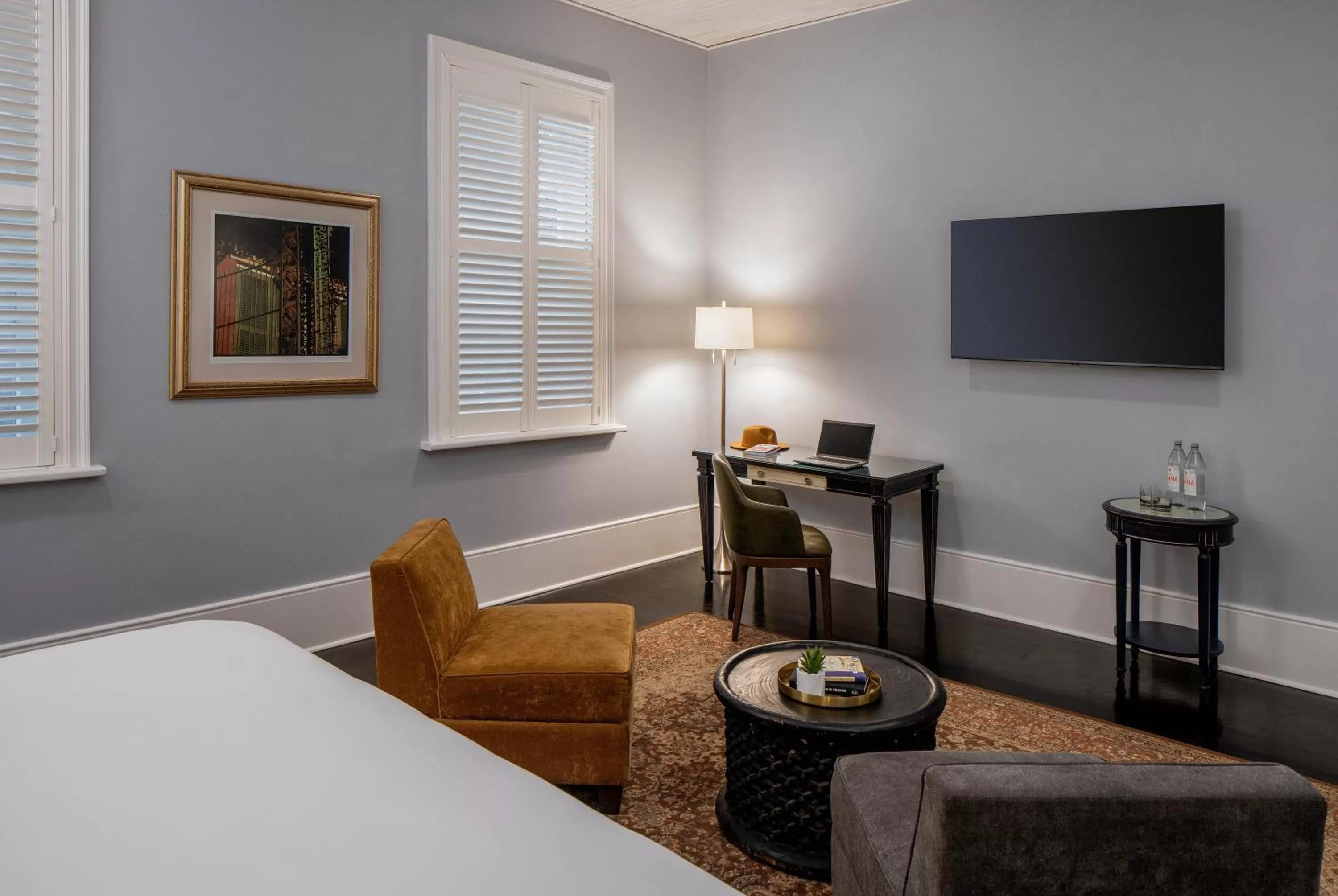 Seating area, Bed in Pelham Hotel