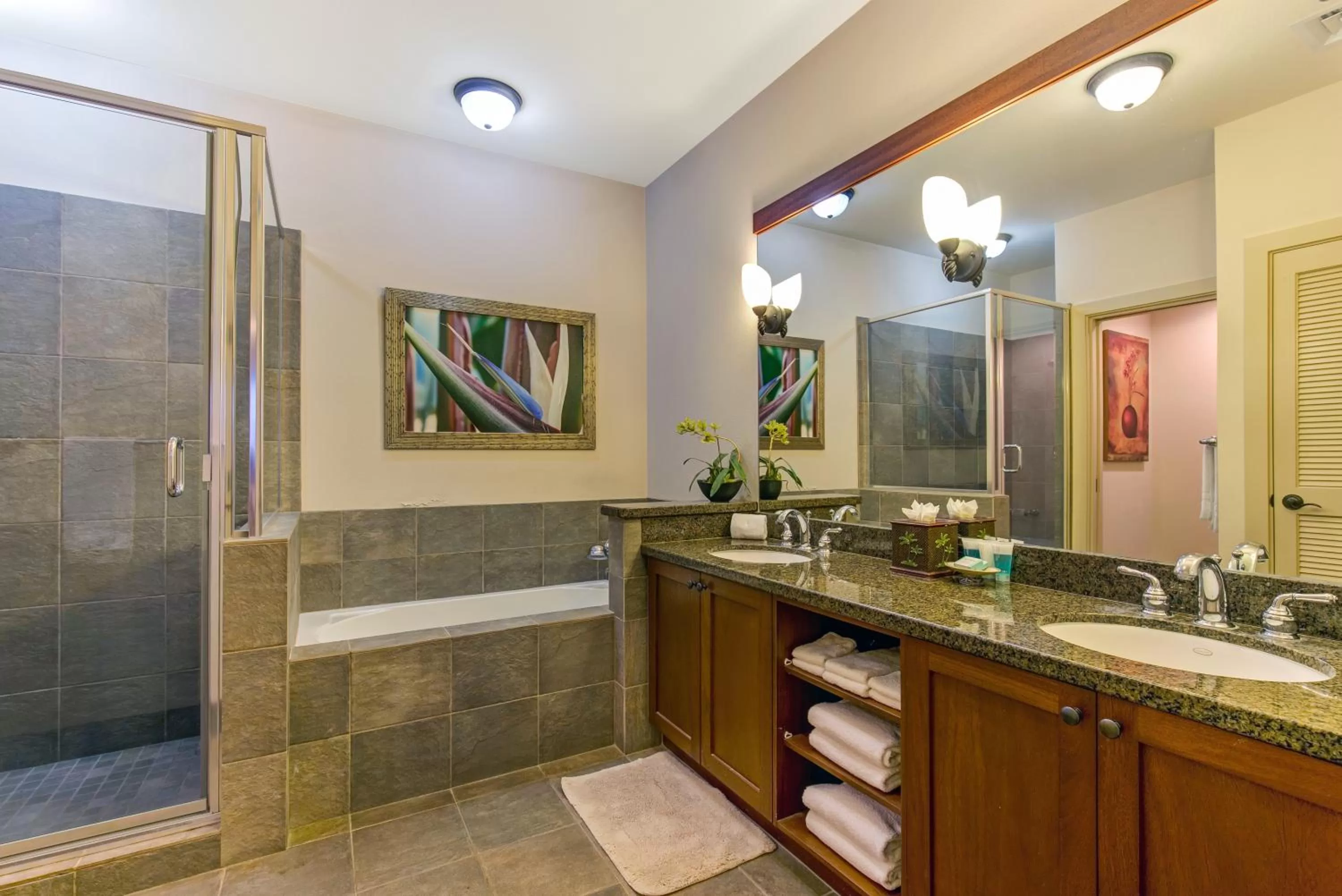 Bathroom in Castle Hali'i Kai at Waikoloa