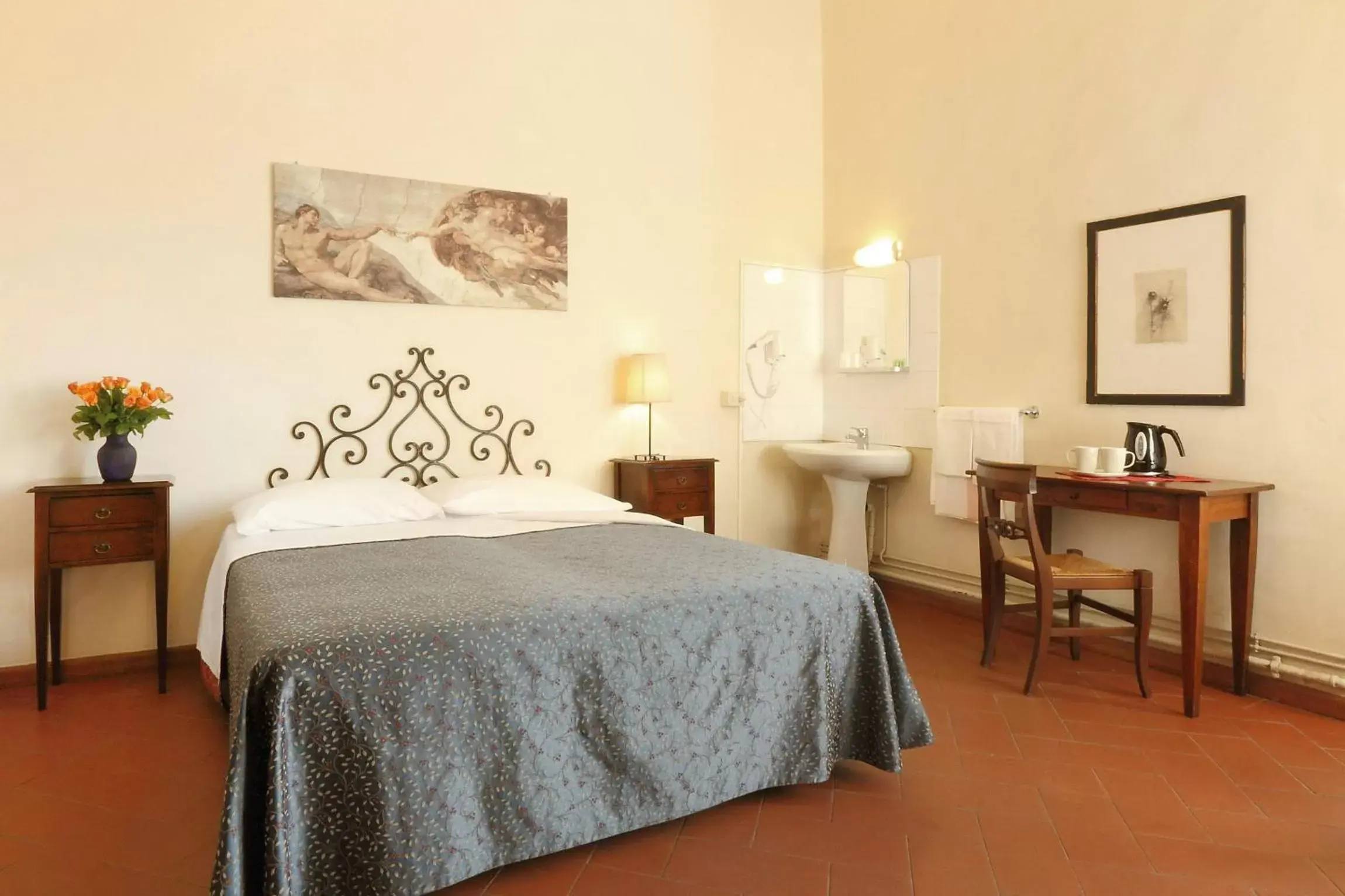 Double Room with Shared Bathroom in Hotel Bavaria Double Room with Shared Bathroom in Hotel Bavaria