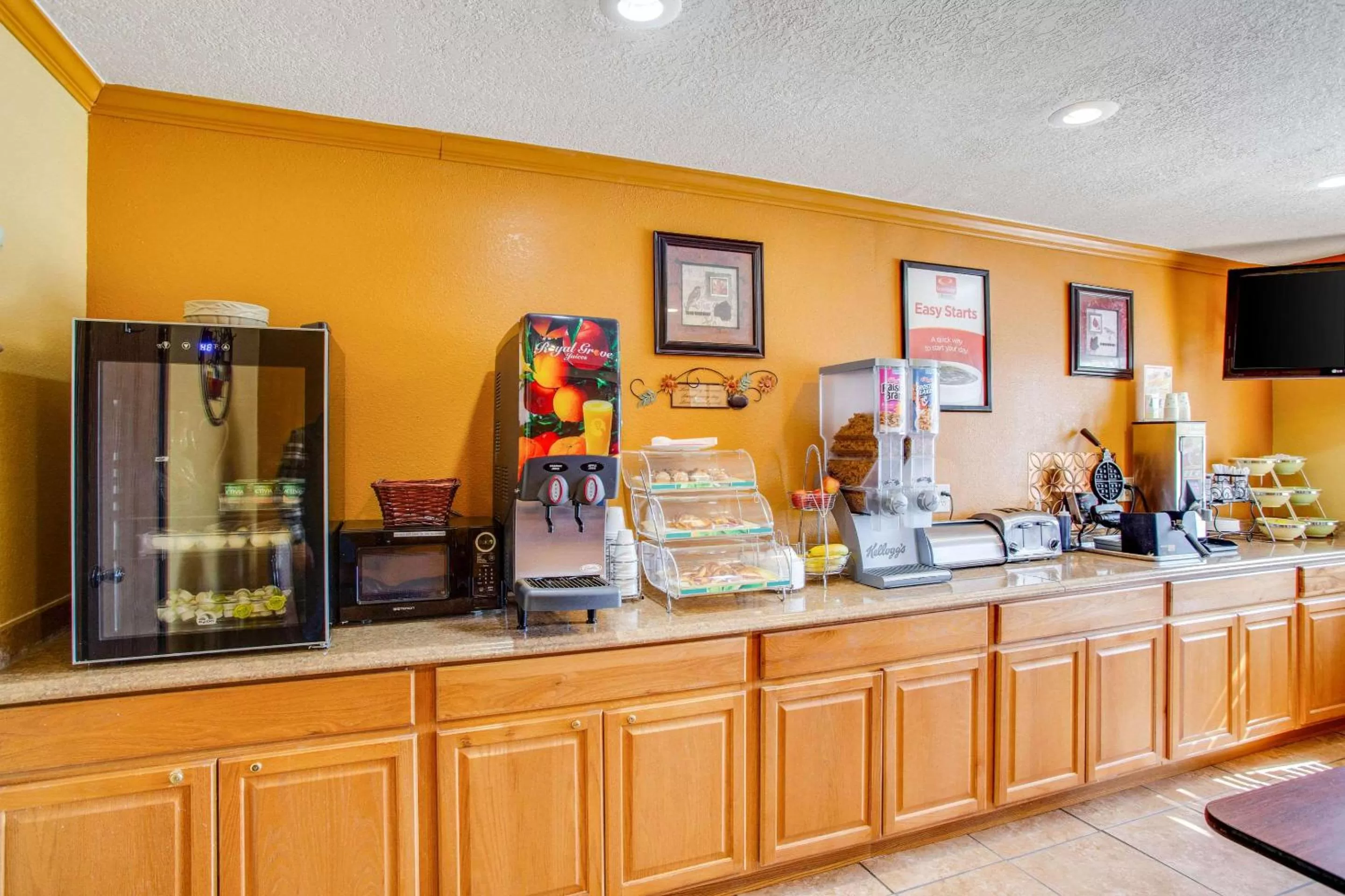 Restaurant/places to eat in Econo Lodge Inn & Suites Albuquerque East I-40 Eubank Exit