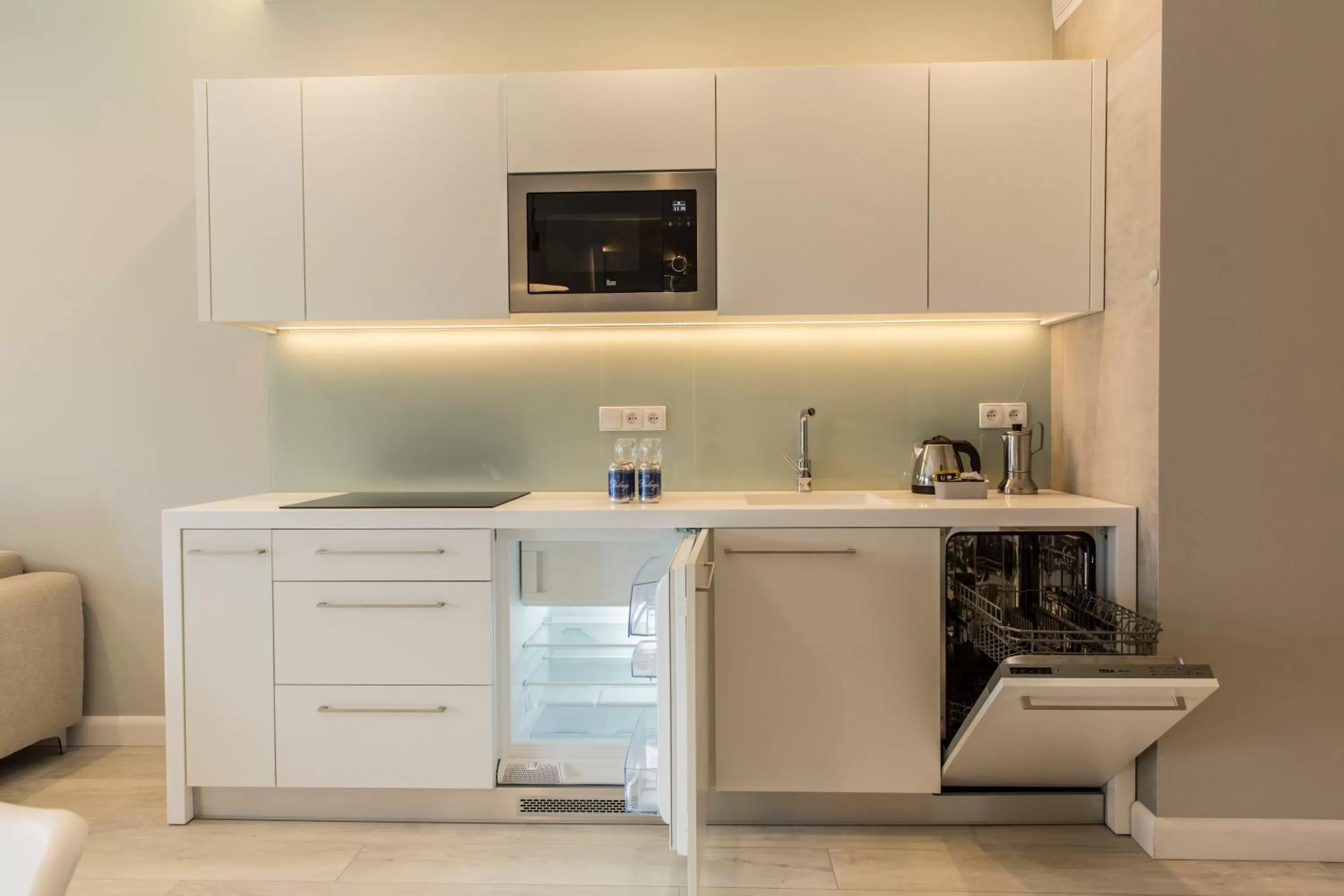 Kitchen or kitchenette in Royal Hill Residence