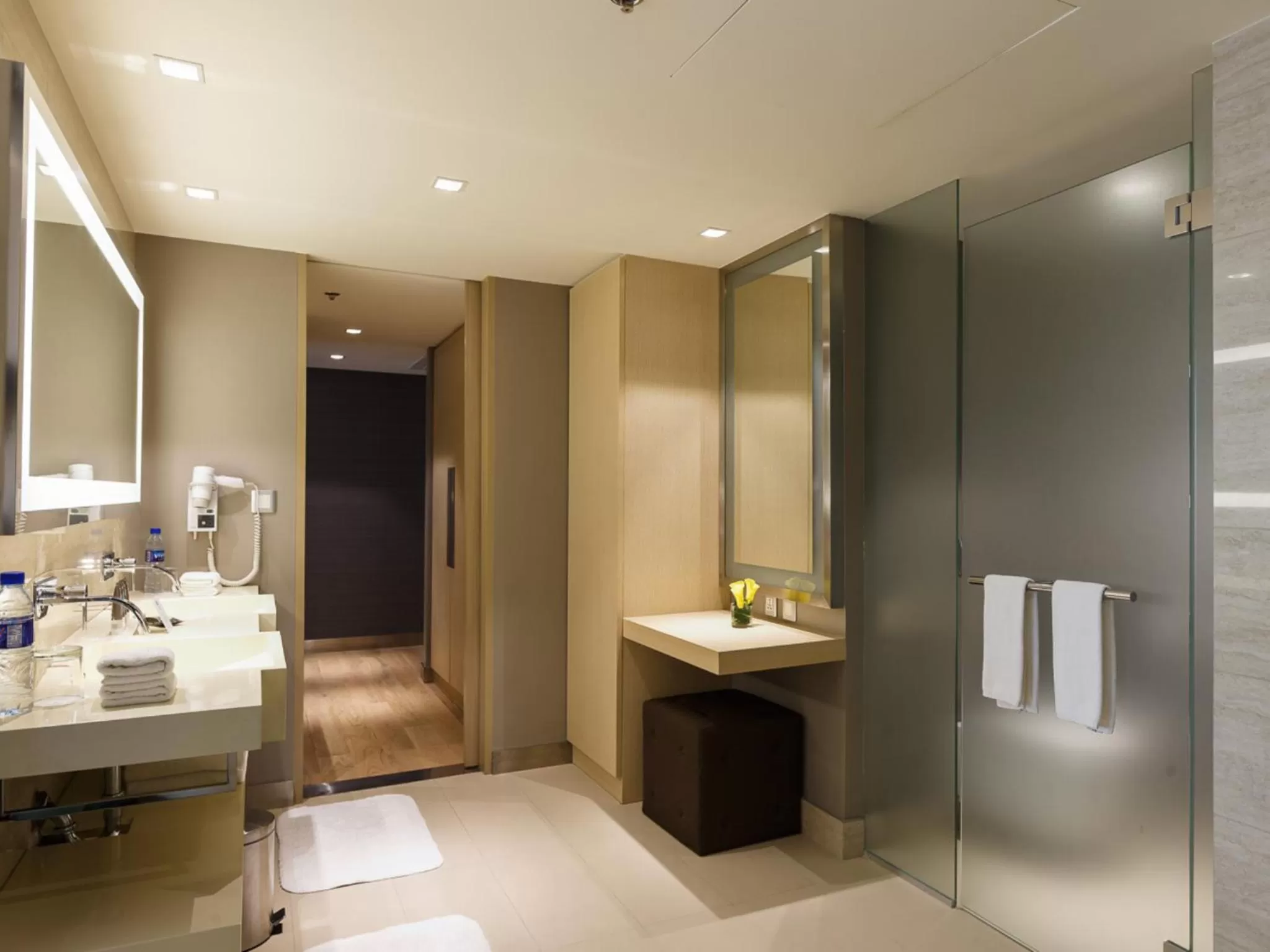 Bathroom in Novotel Manila Araneta City Hotel