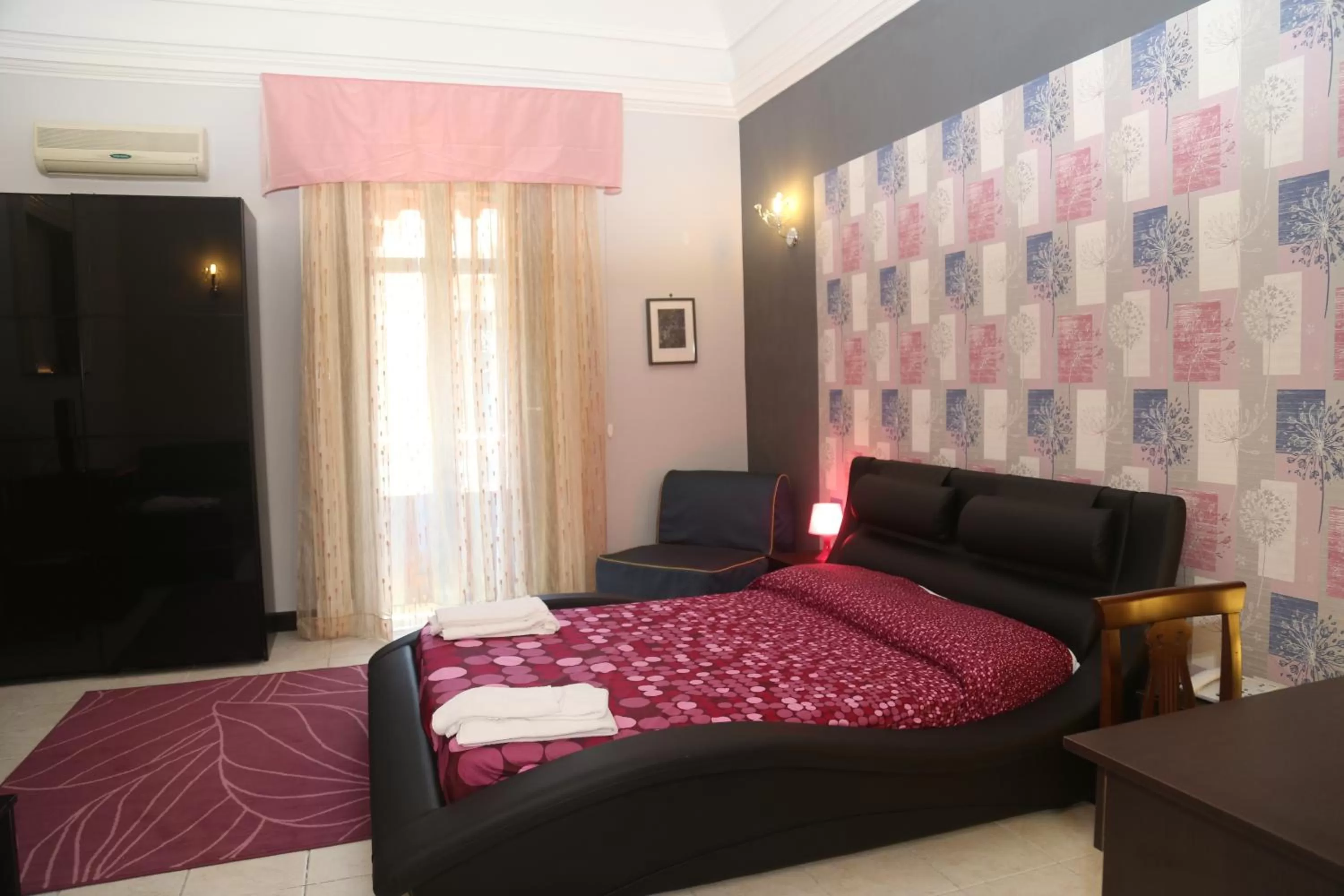 Bed in Hotel Sangiuliano 132 centro storico Catania