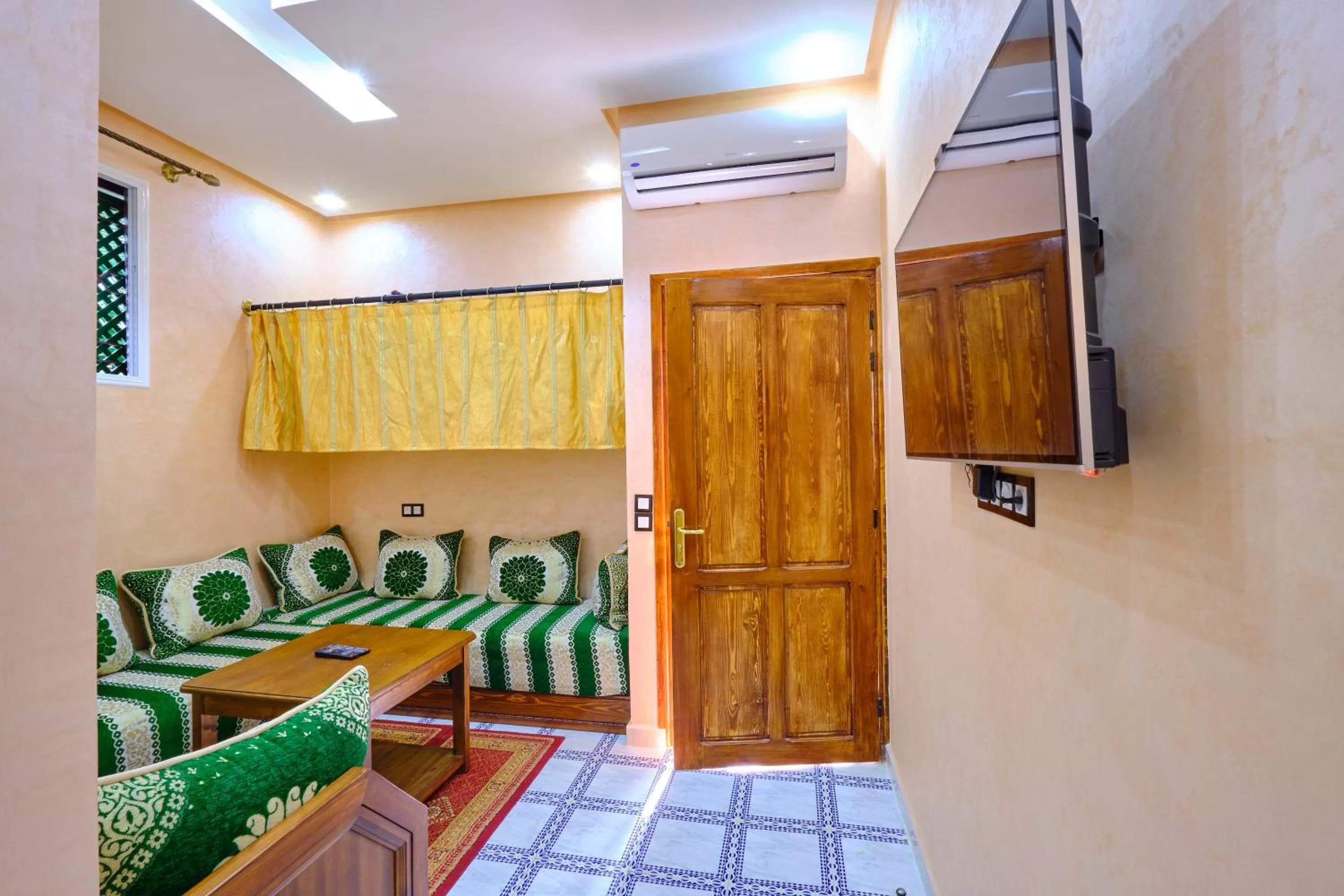 Bed in Hotel Central Palace