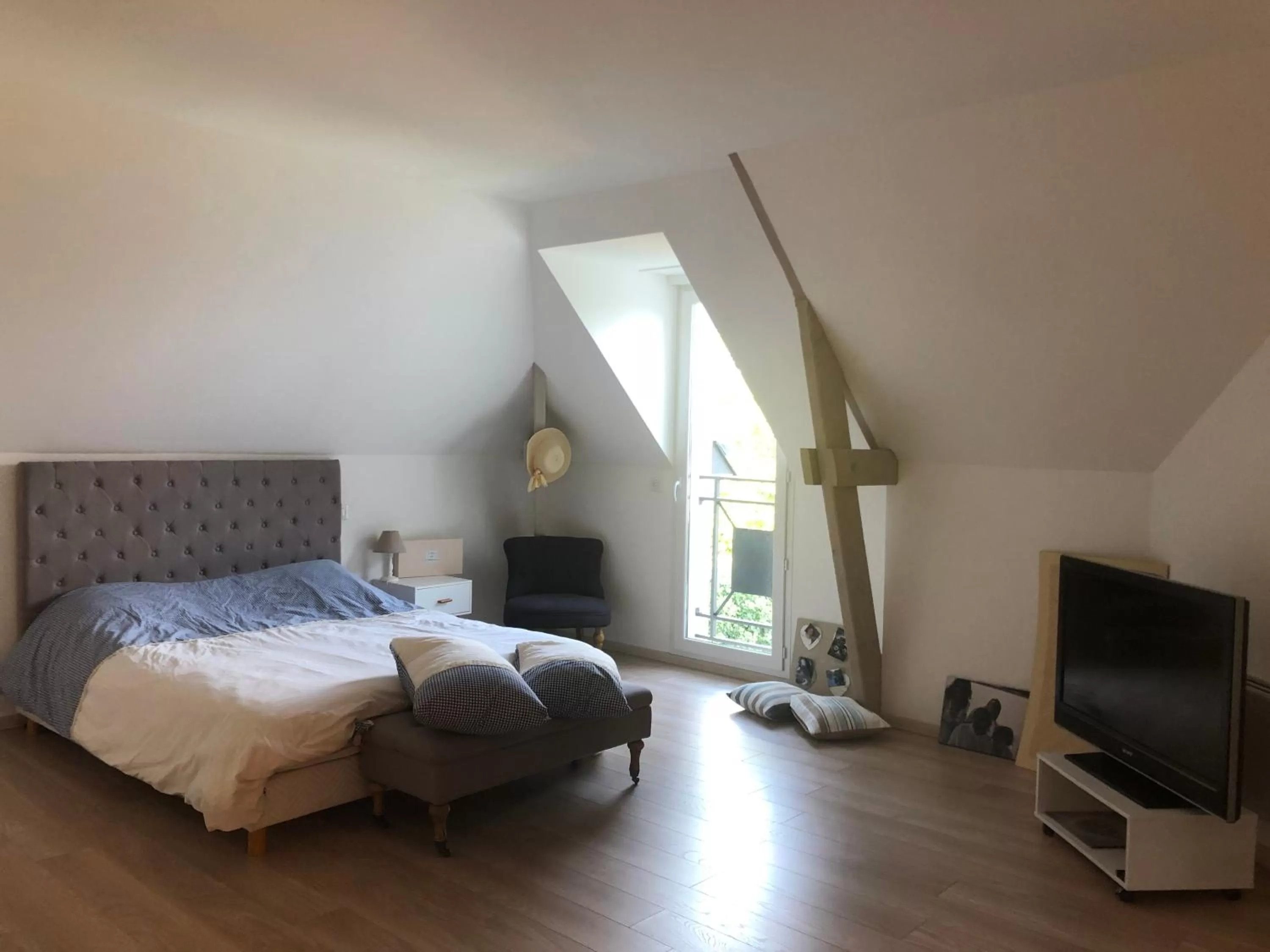 Bed in Villa MY le Mans