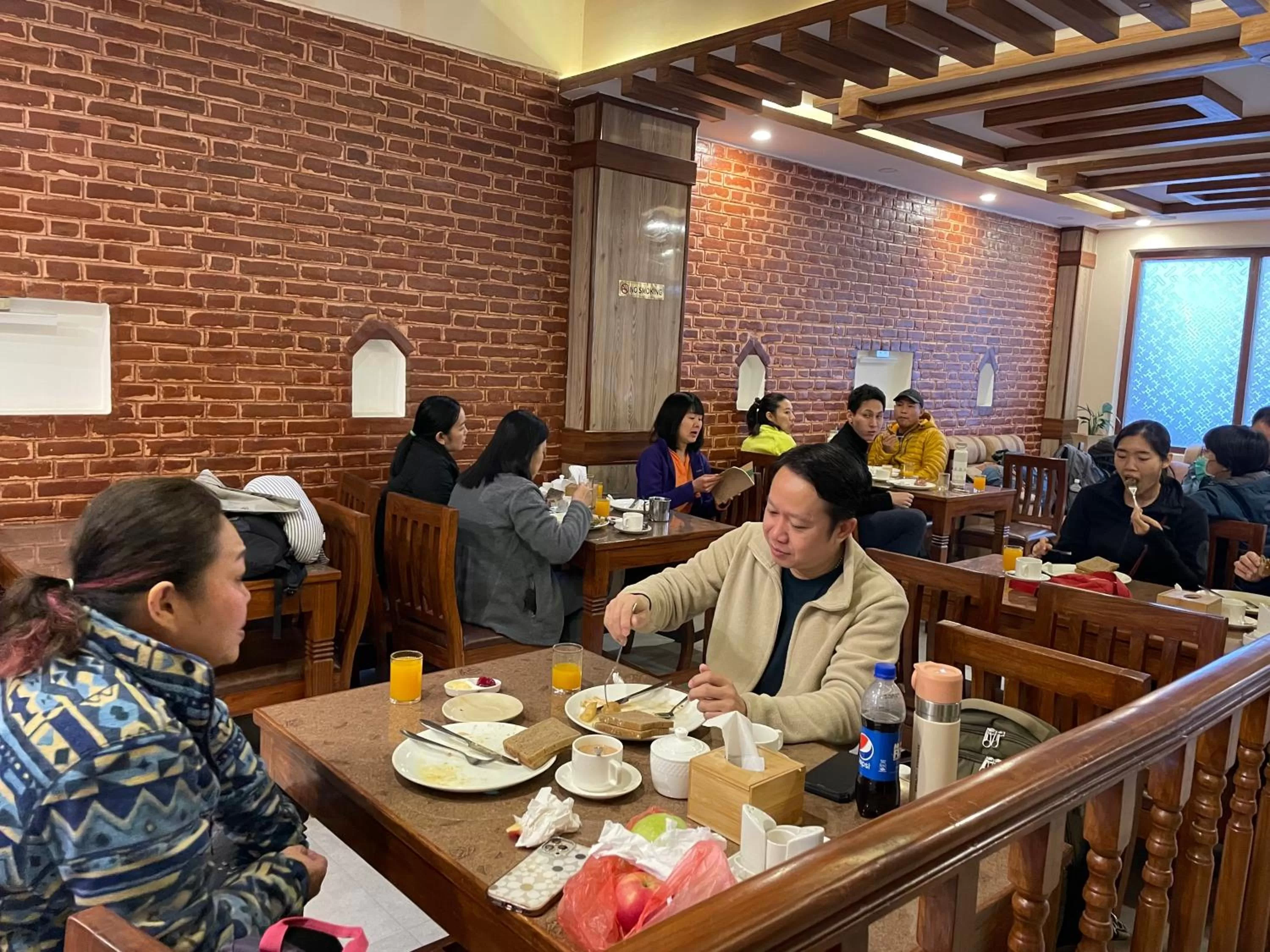 Restaurant/places to eat in Madhuban Hotel