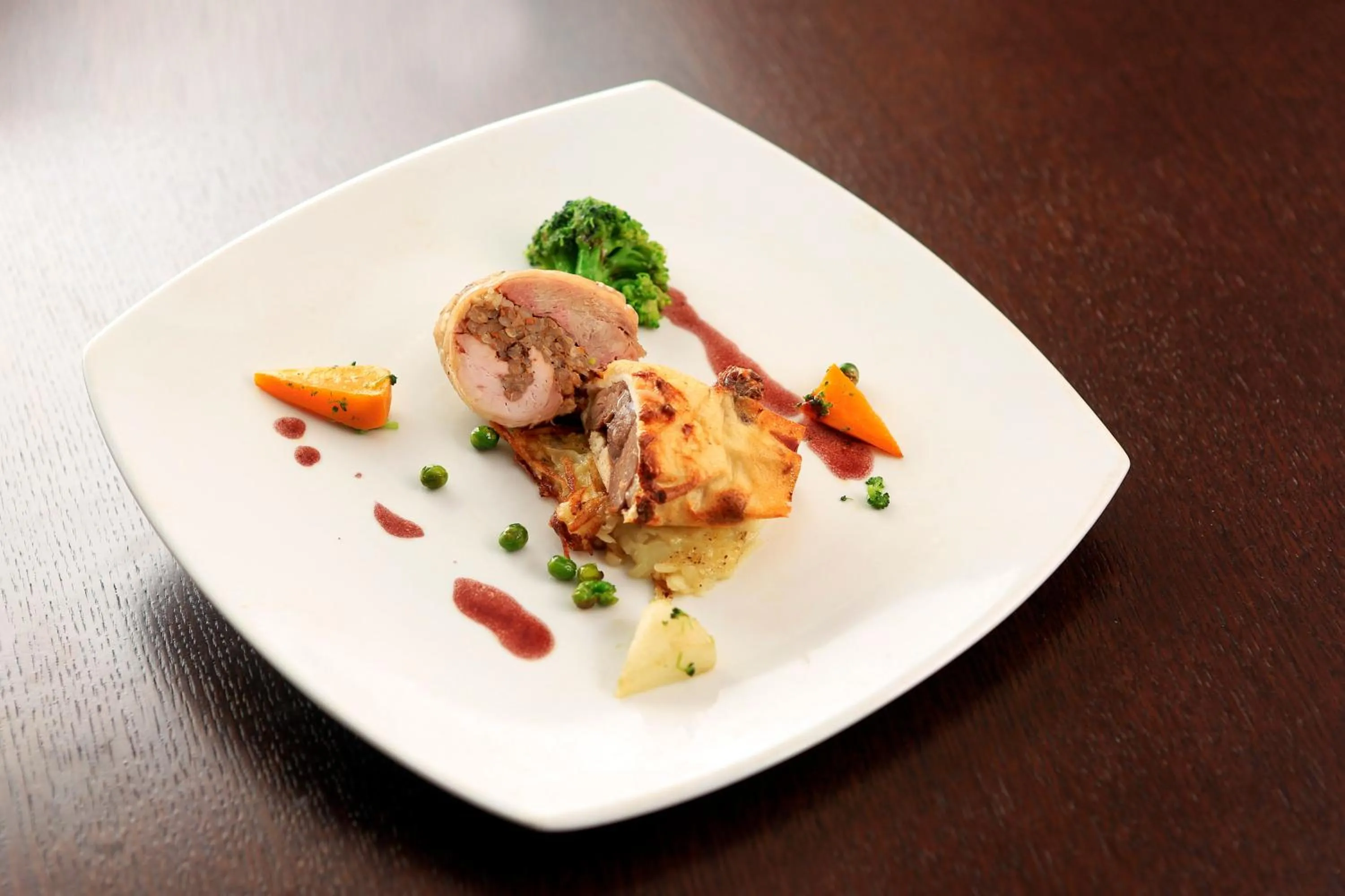 Food and drinks in Le Clos Champel Hôtel Restaurant Logis