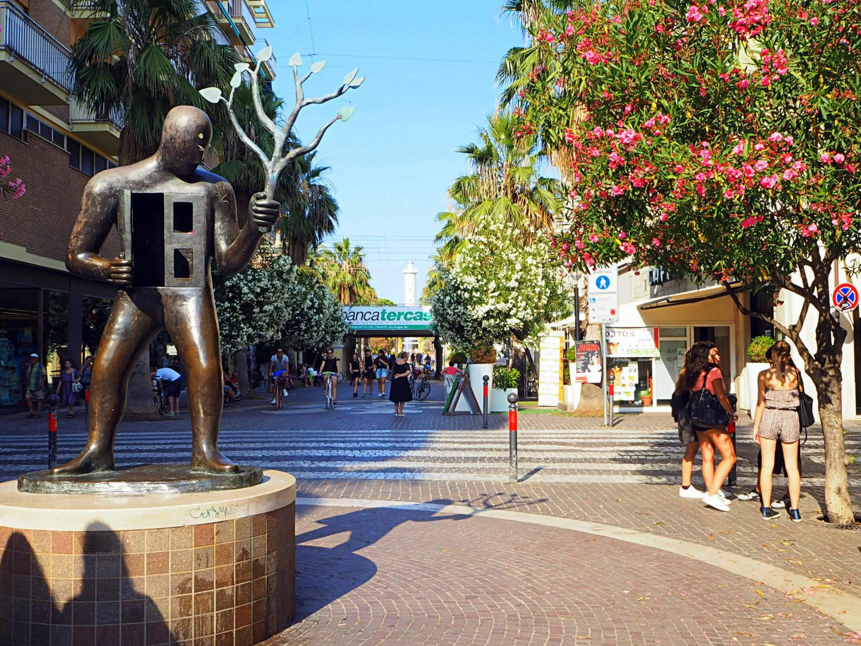 Restaurant/places to eat in B&B Incanto sotto il mare