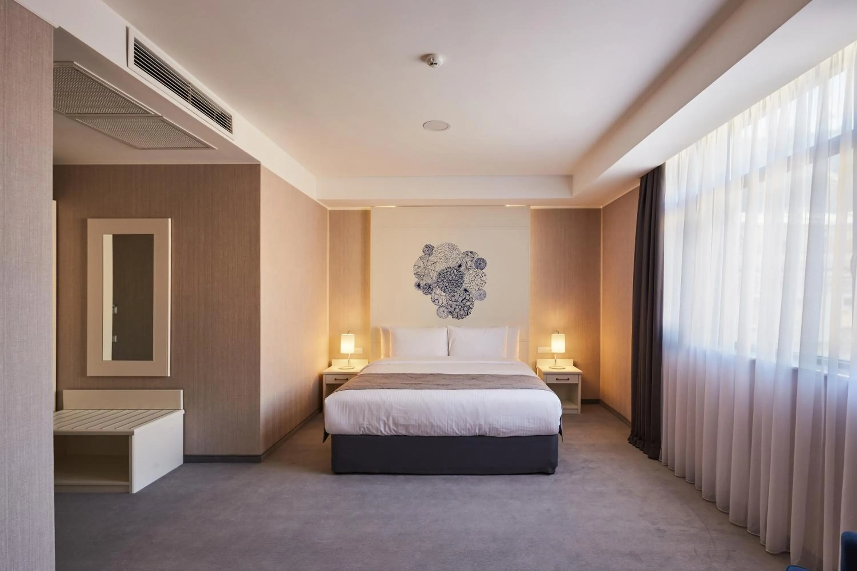 Bedroom, Bed in Gallery Palace Hotel