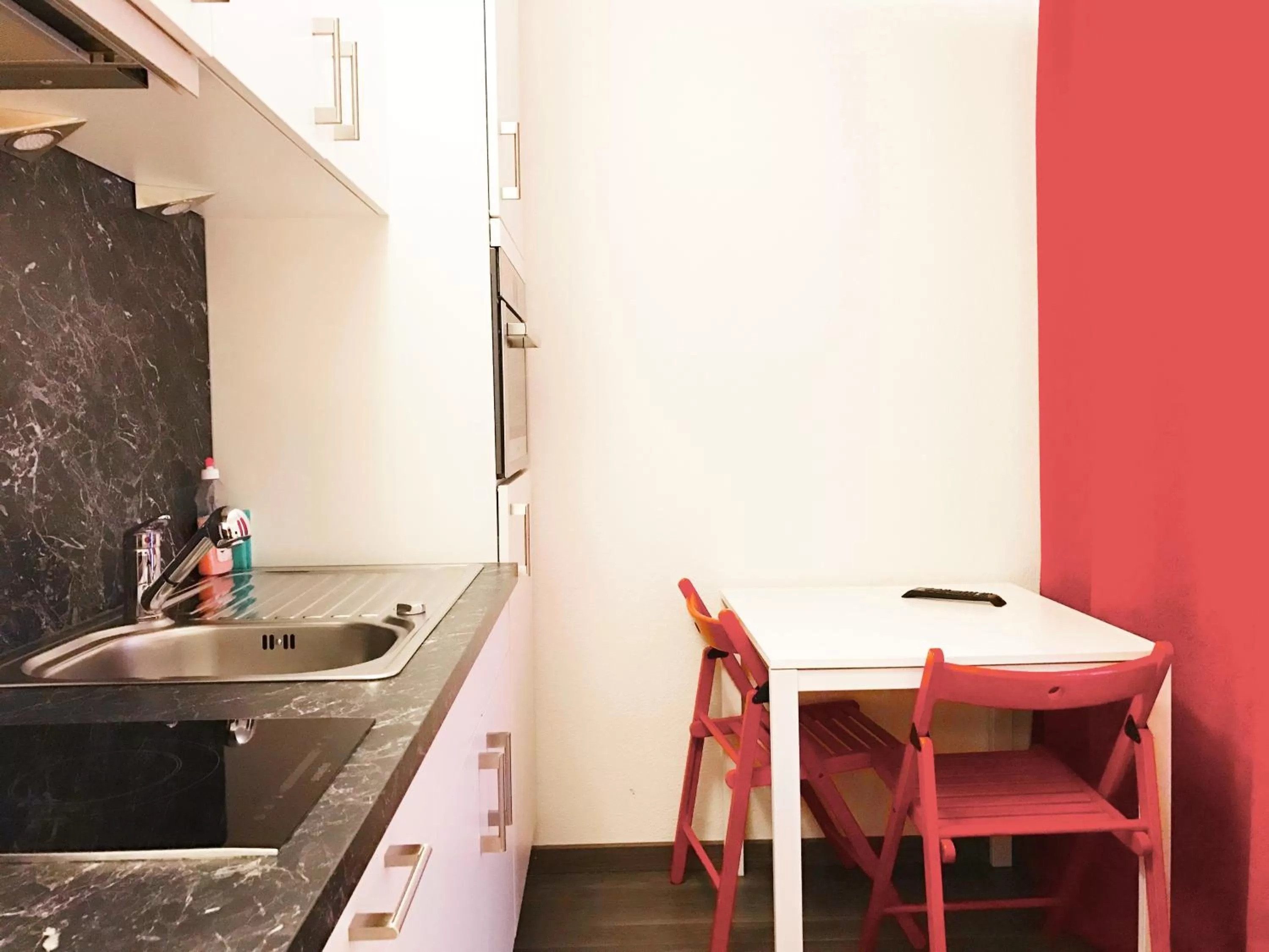 Photo of the whole room in INSIDE Five