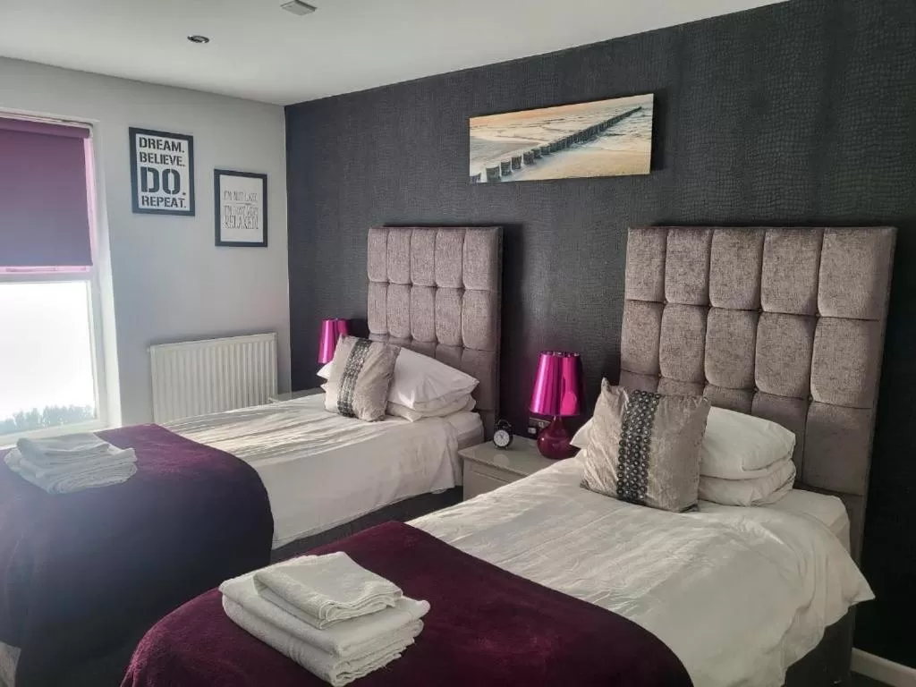 Bed in Watton Vibe Hotel