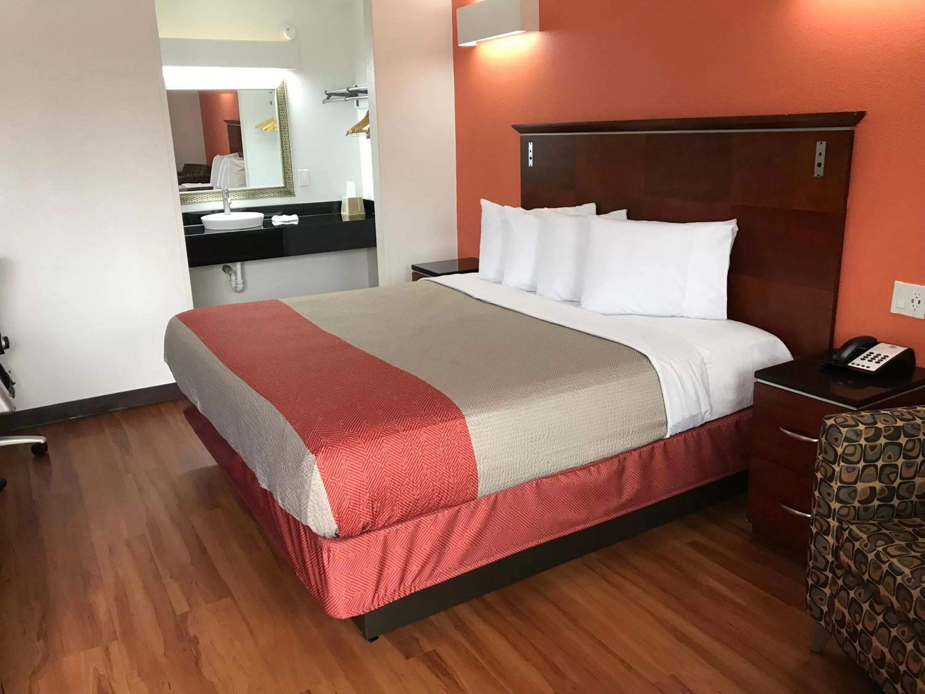 Bed in Motel 6-Alma, AR