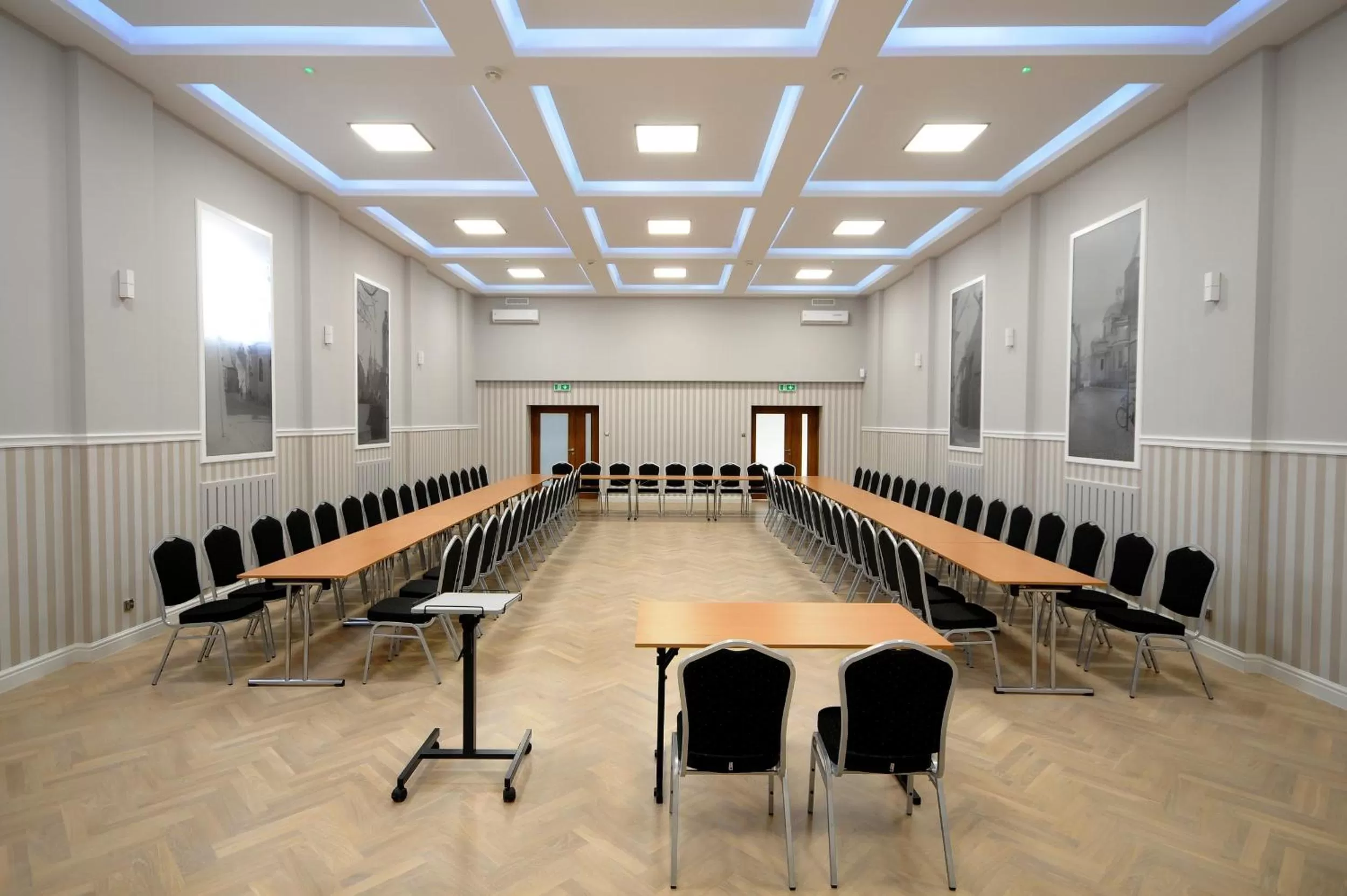 Business facilities in Hotel Gem