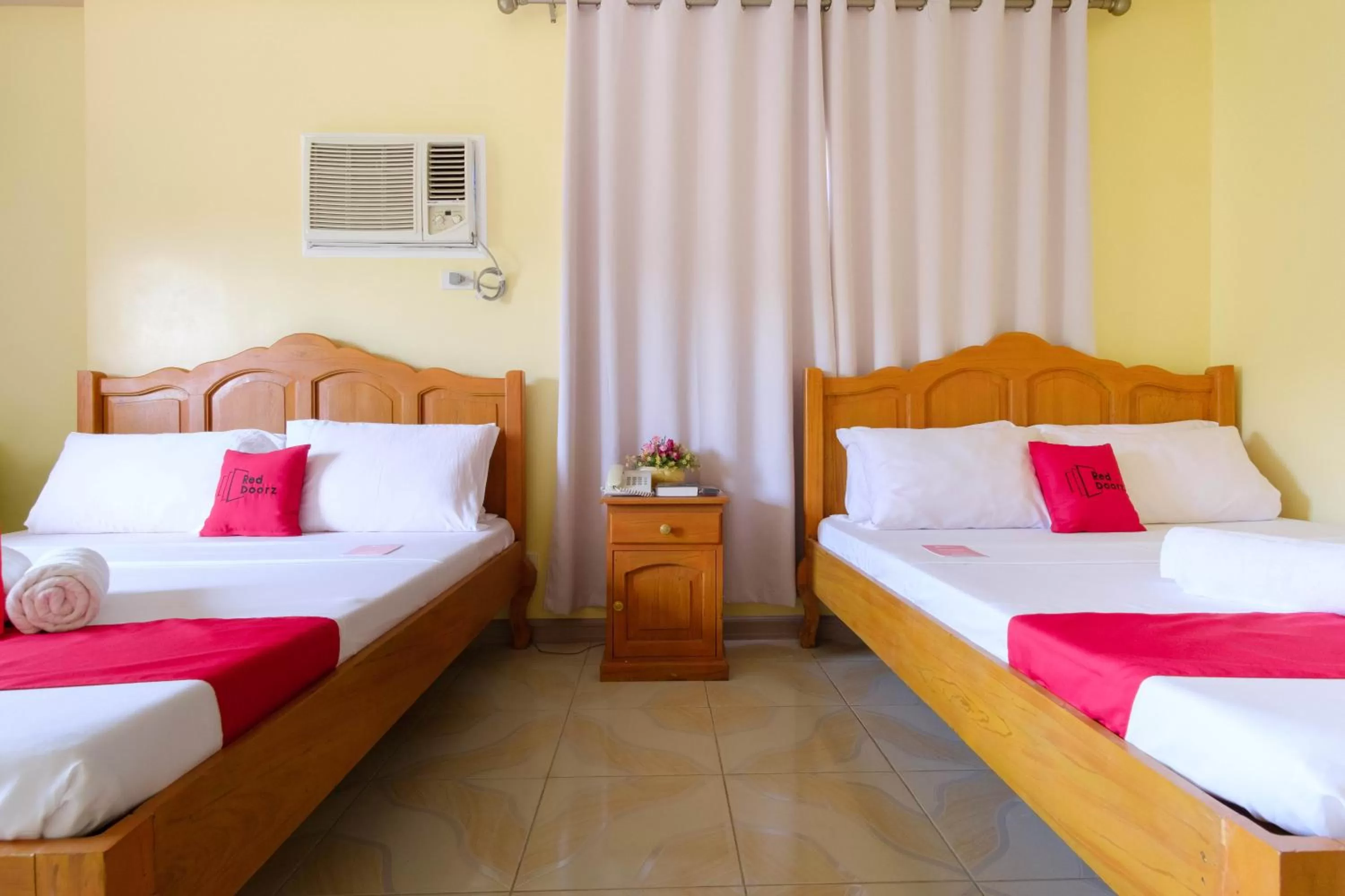 Bed in RedDoorz Plus @ Manalo Extension Palawan