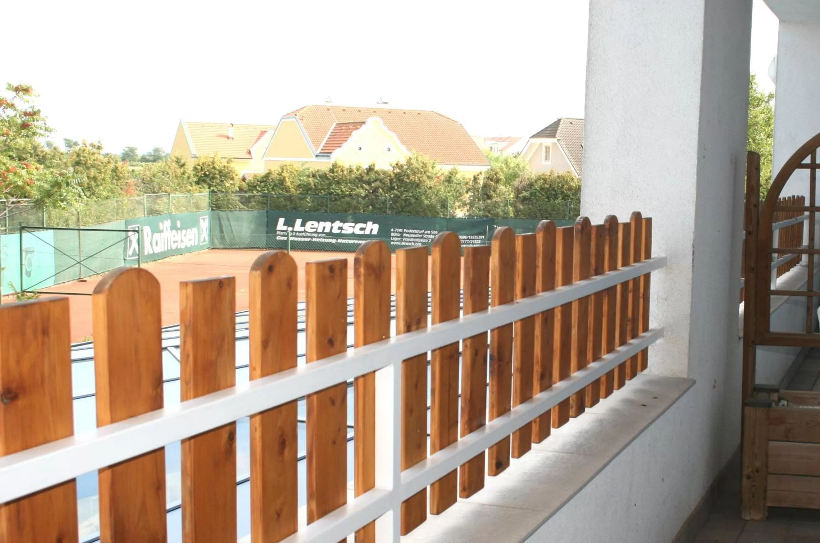 Tennis court in Sporthotel Podersdorf