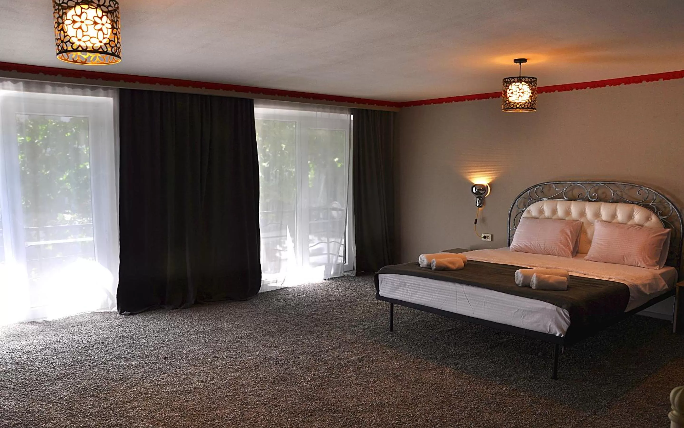 Bed in Art Hotel Claude Monet