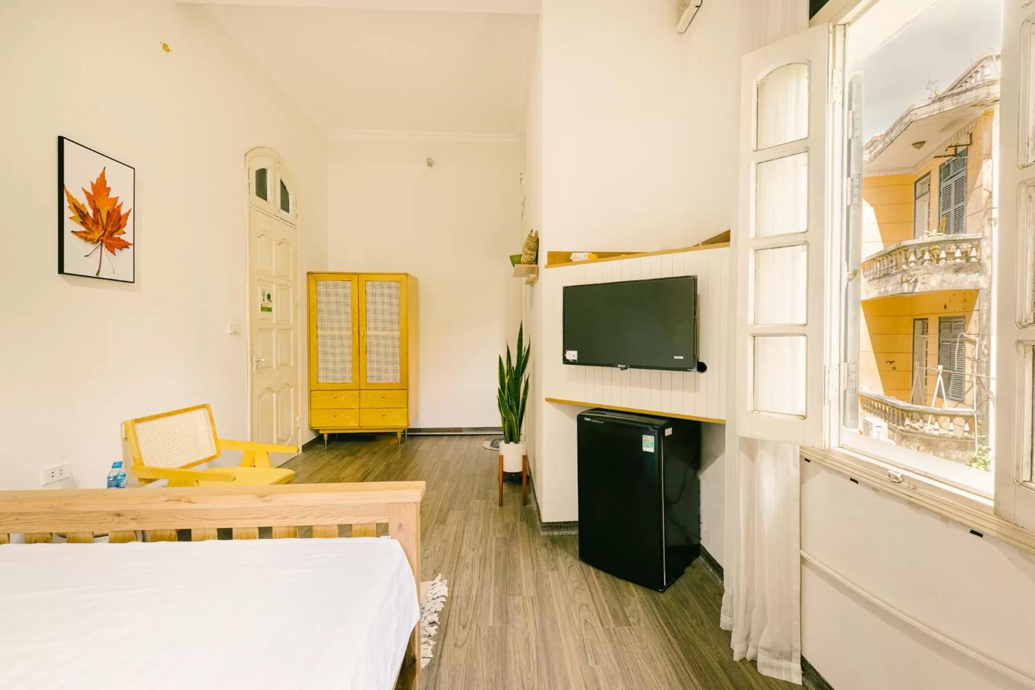 TV and multimedia, Bed in Eden Westlake Hotel