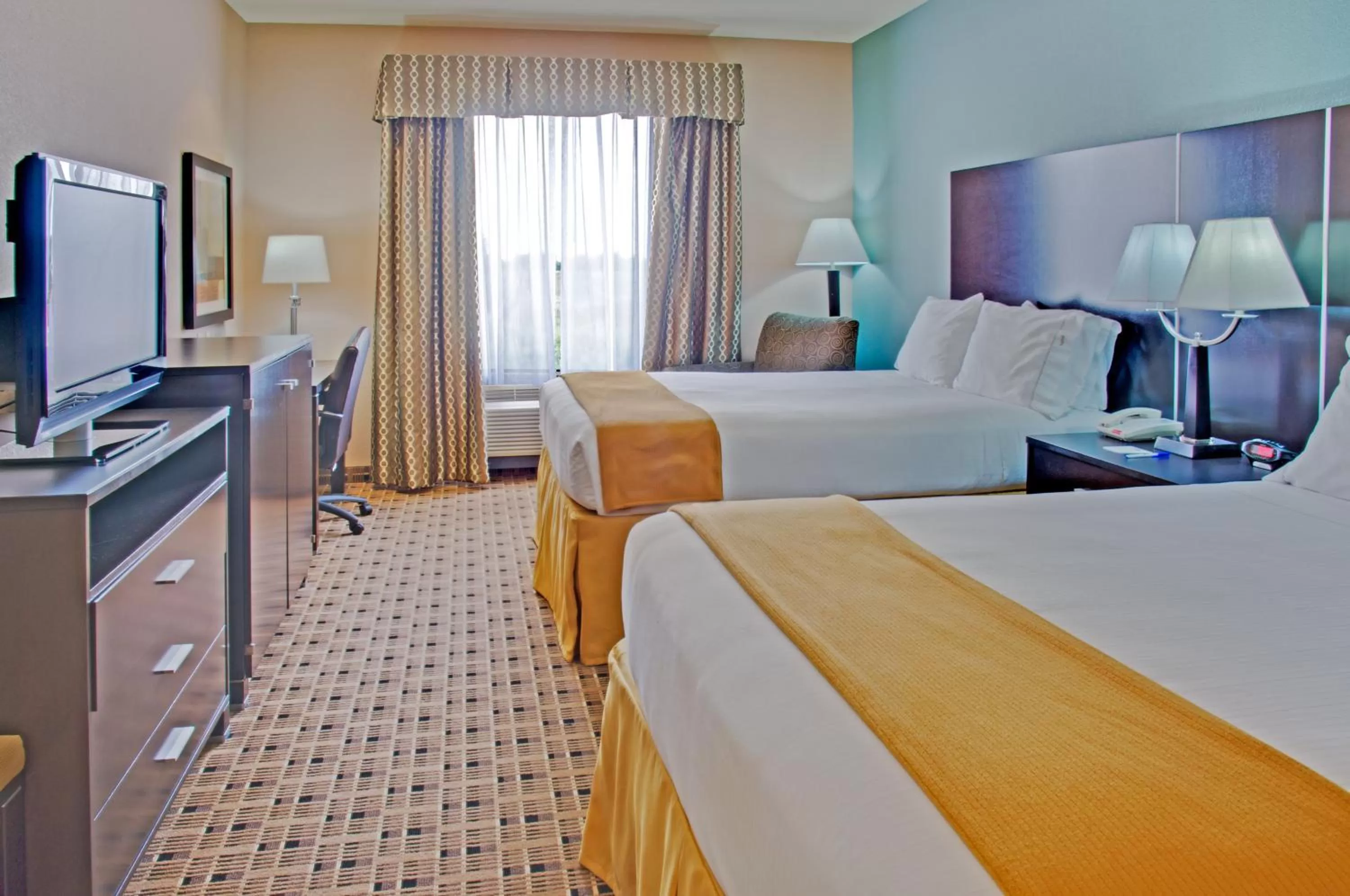 Photo of the whole room, Bed in Holiday Inn Express Hotel & Suites Houston Energy Corridor - West Oaks, an IHG Hotel