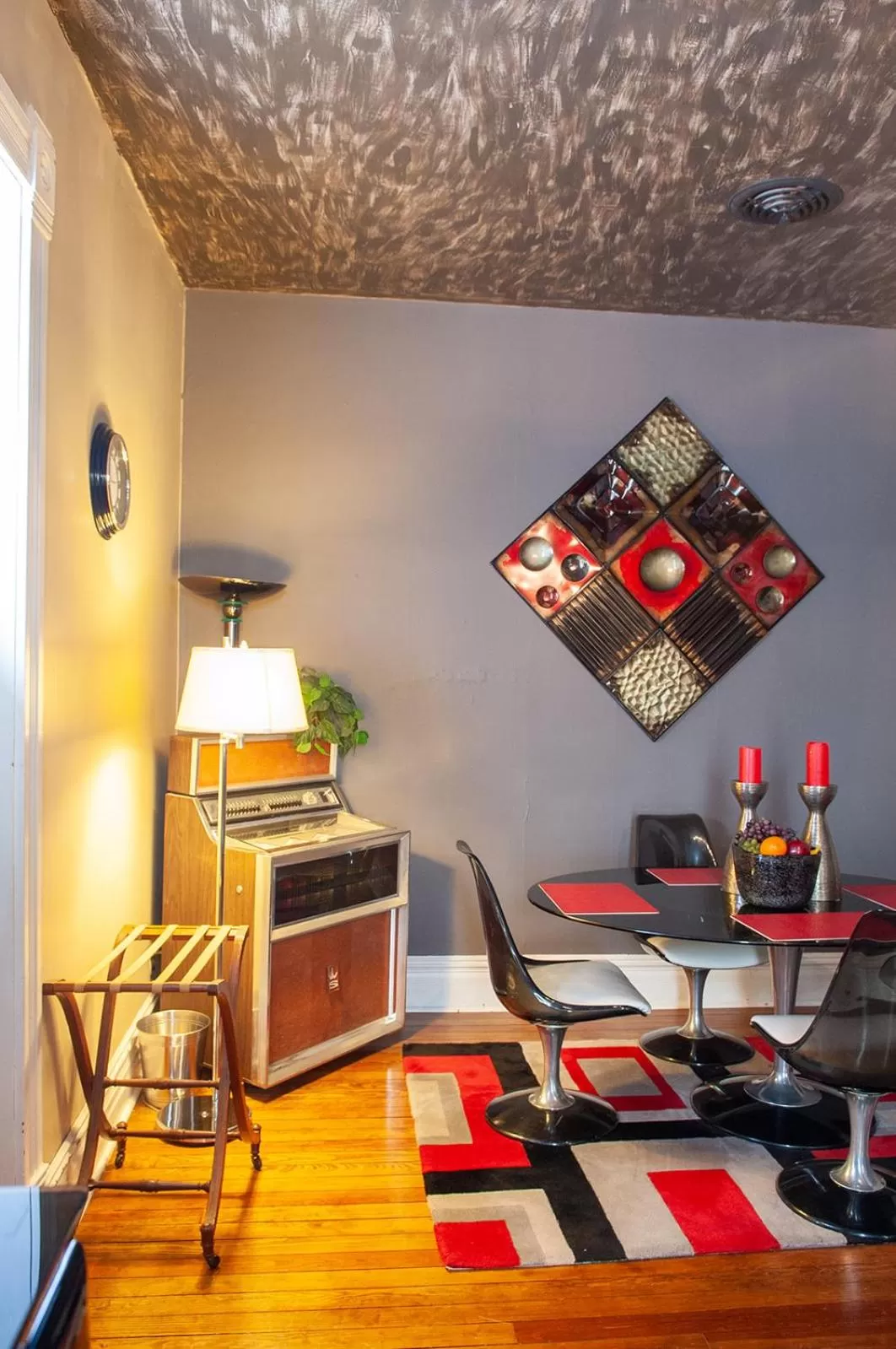 Dining area in The Historic Wolf Hotel