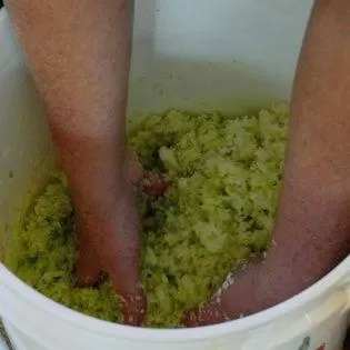 Food in Laurel River Club Bed & Breakfast or LRCBNB