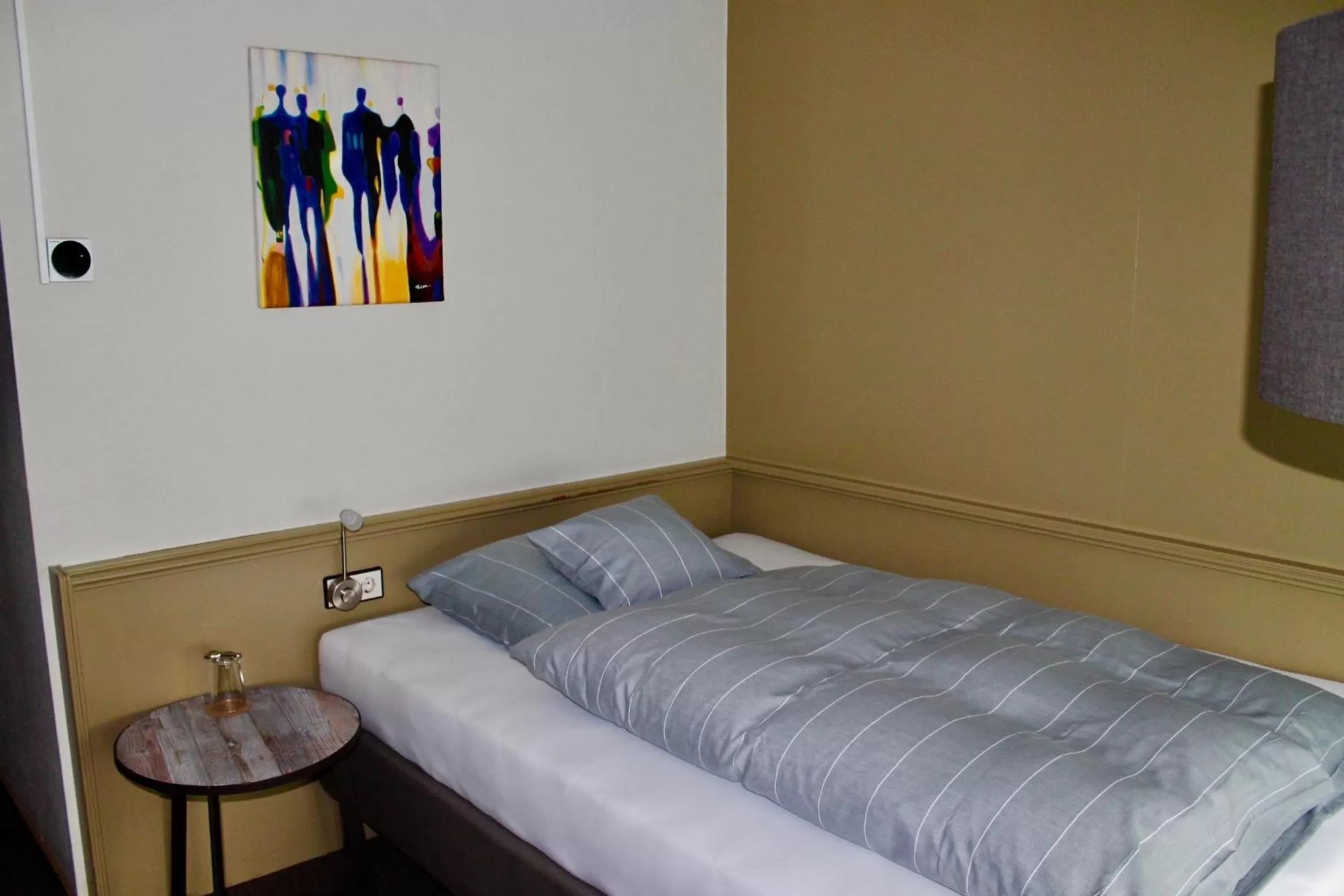 Bed in Hotel Donnersberg