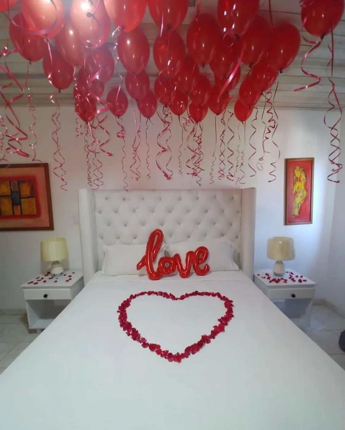 Swimming pool, Bed in Acuarium Suite Resort