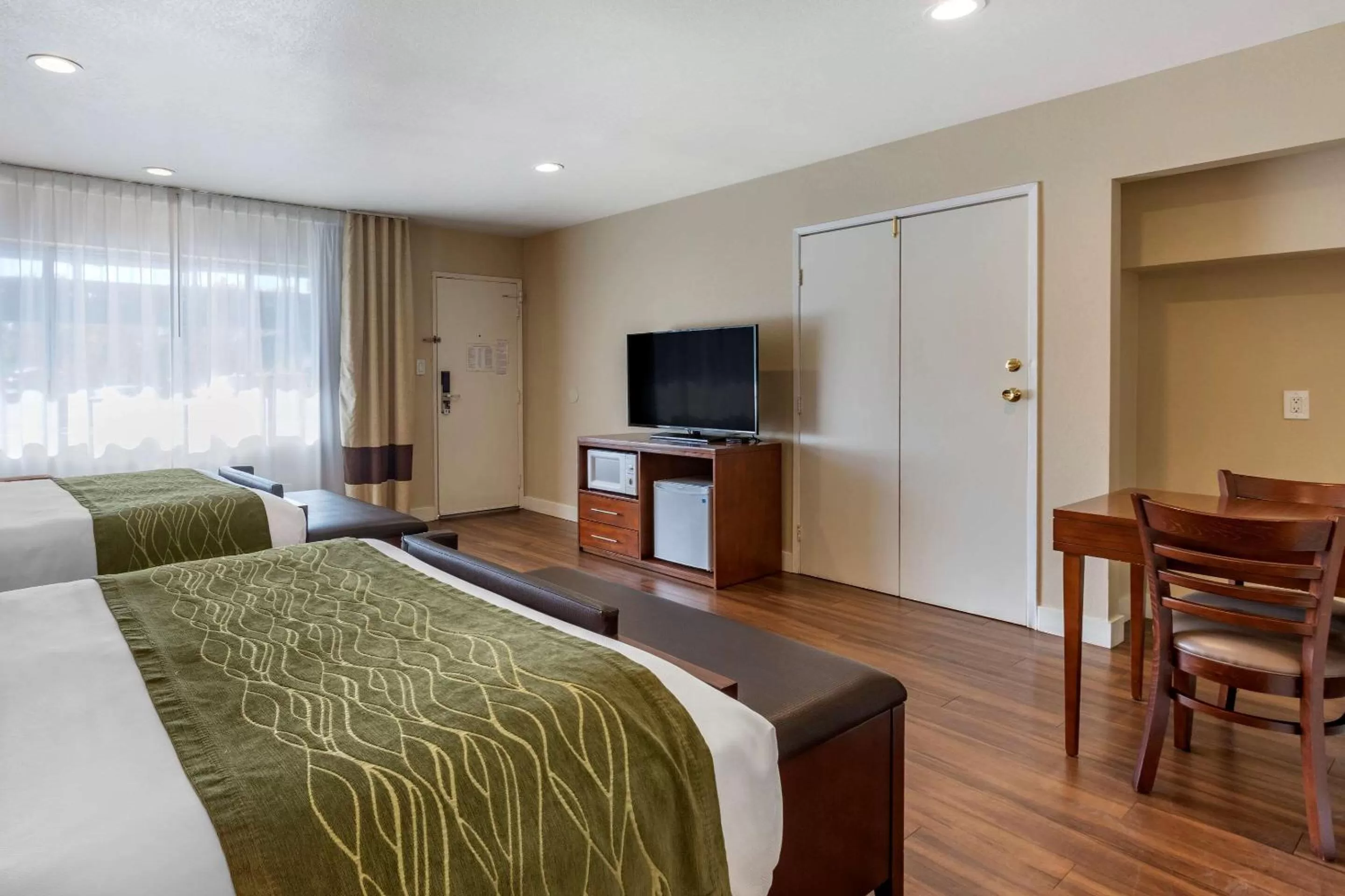 Photo of the whole room, Bed in Comfort Inn Bishop