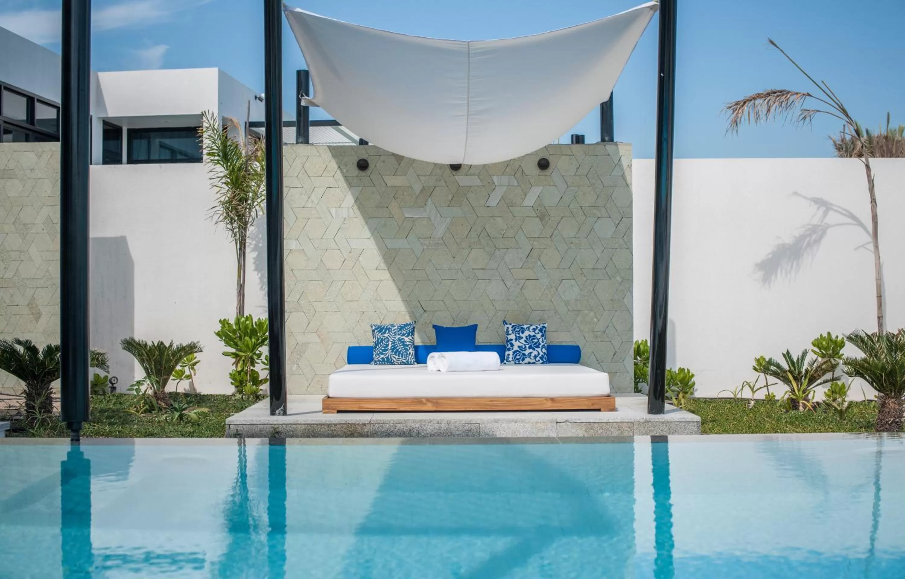 Balcony/Terrace, Swimming Pool in Nurai Island, Saadiyat