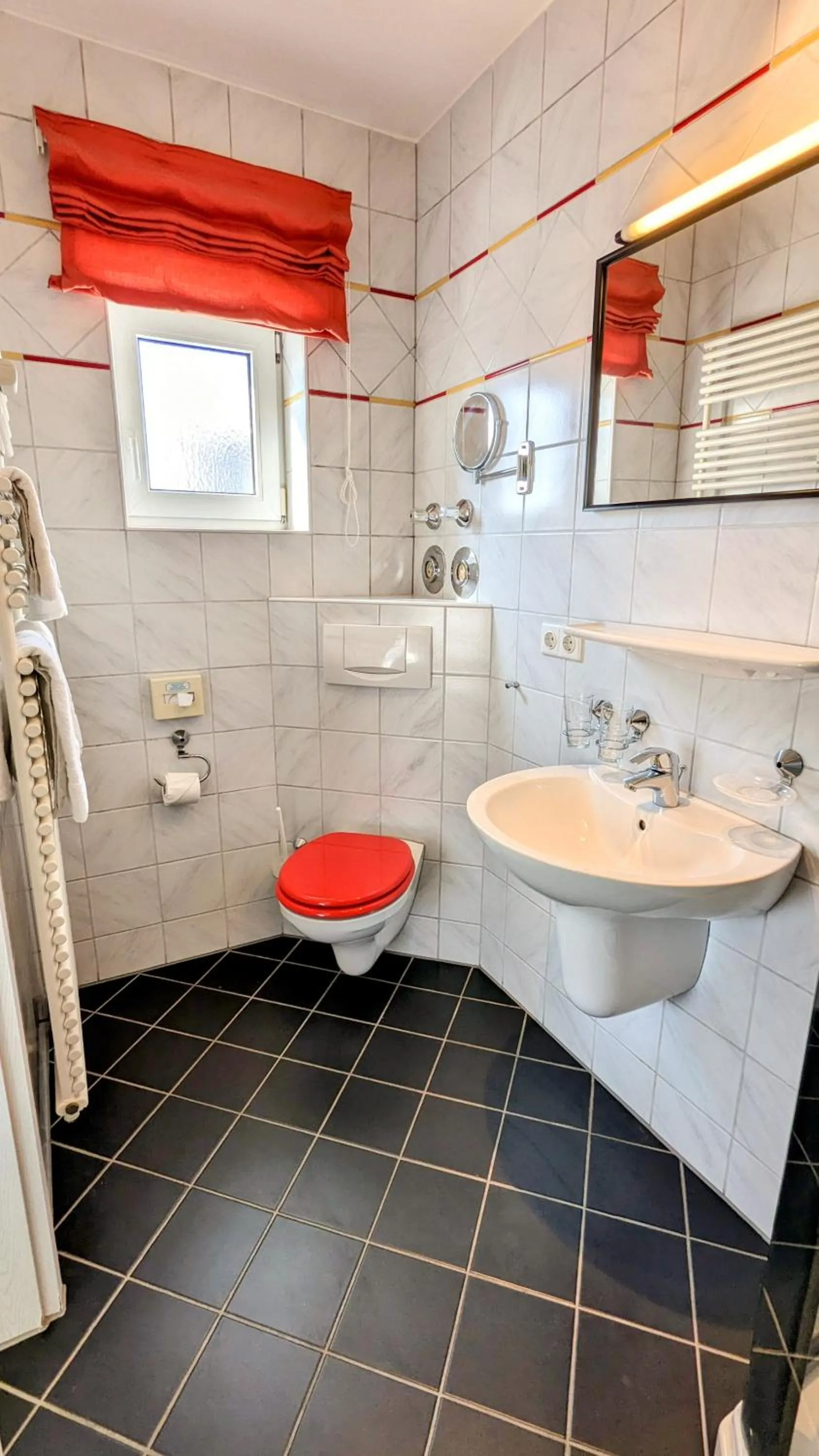 Shower in Ambient Hotel am Europakanal