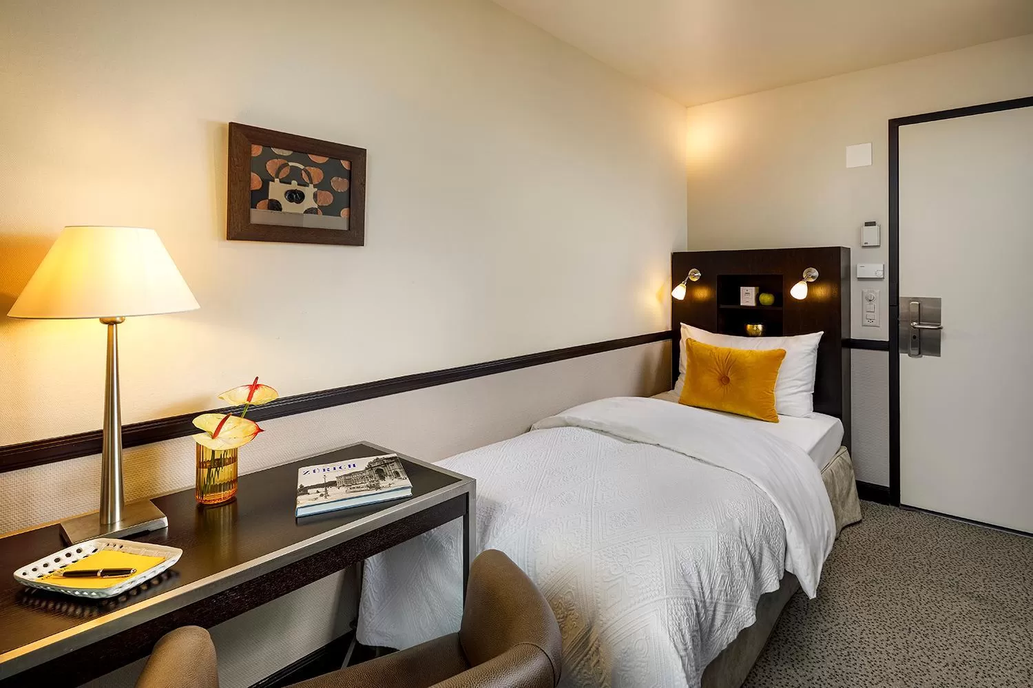 Bedroom, Bed in Opera Hotel Zürich