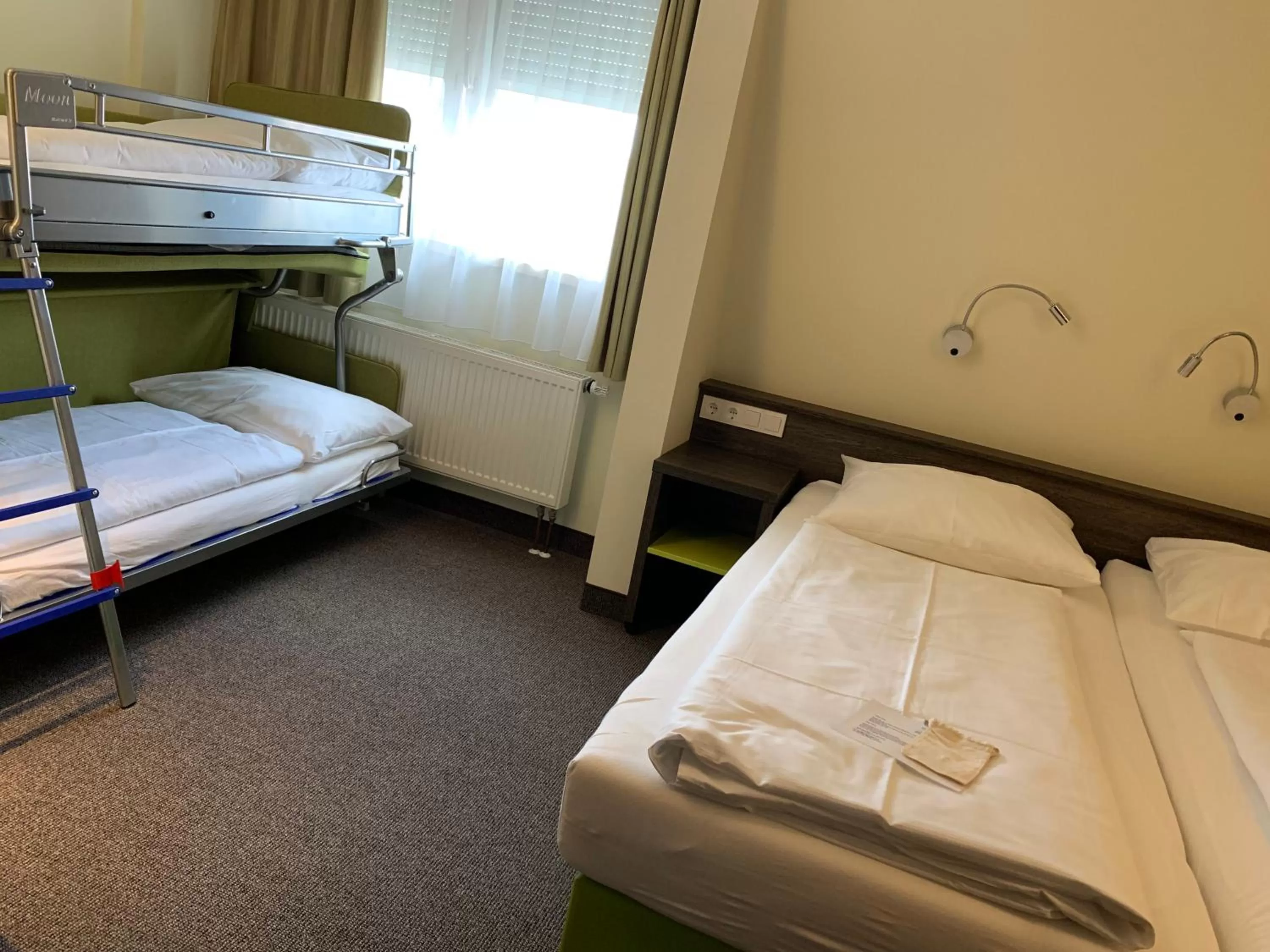 Photo of the whole room, Bed in Behringers City Hotel Nürnberg