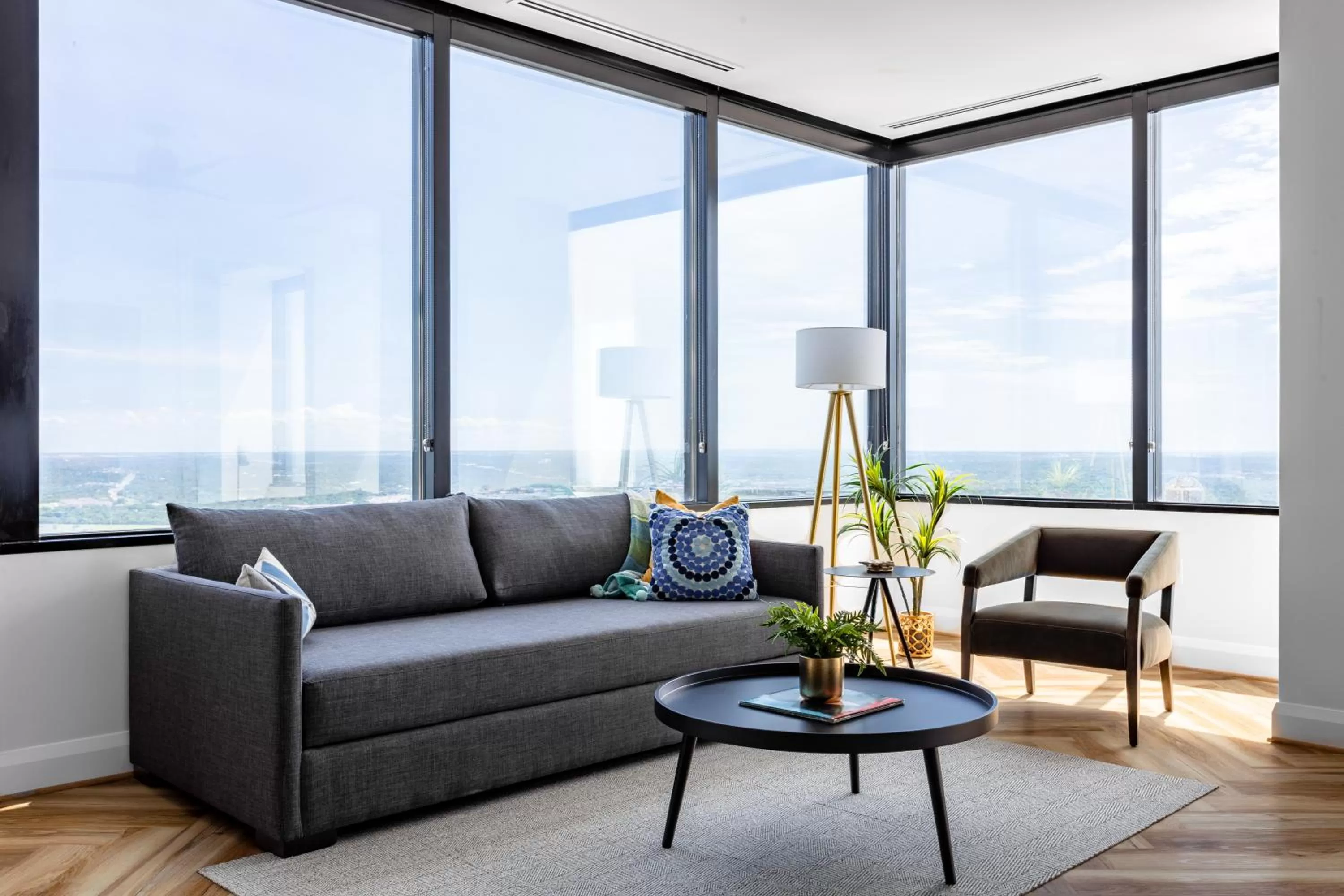 Living room in Mint House Dallas - Downtown