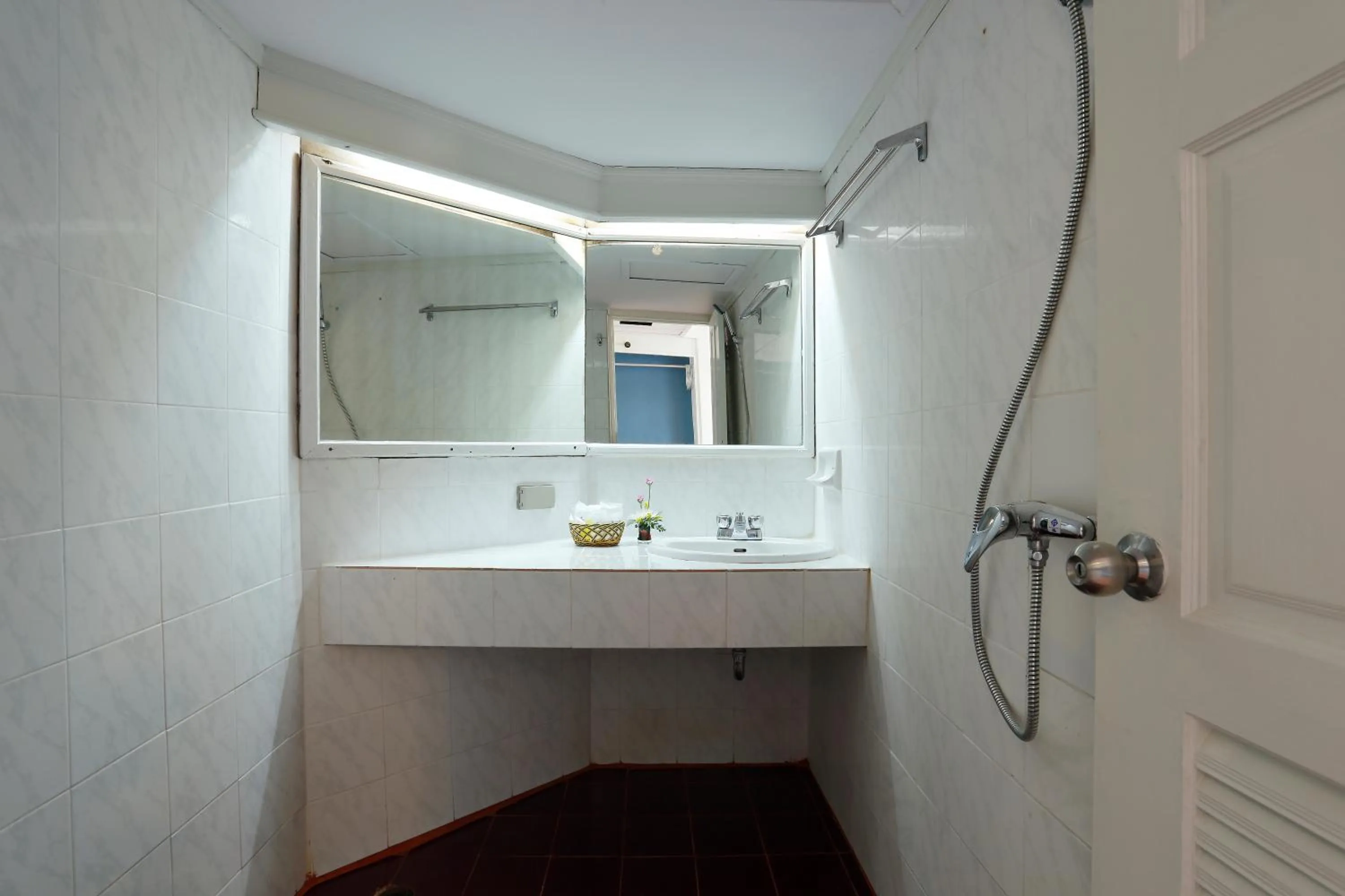 Shower in ON Hotel Phuket - SHA