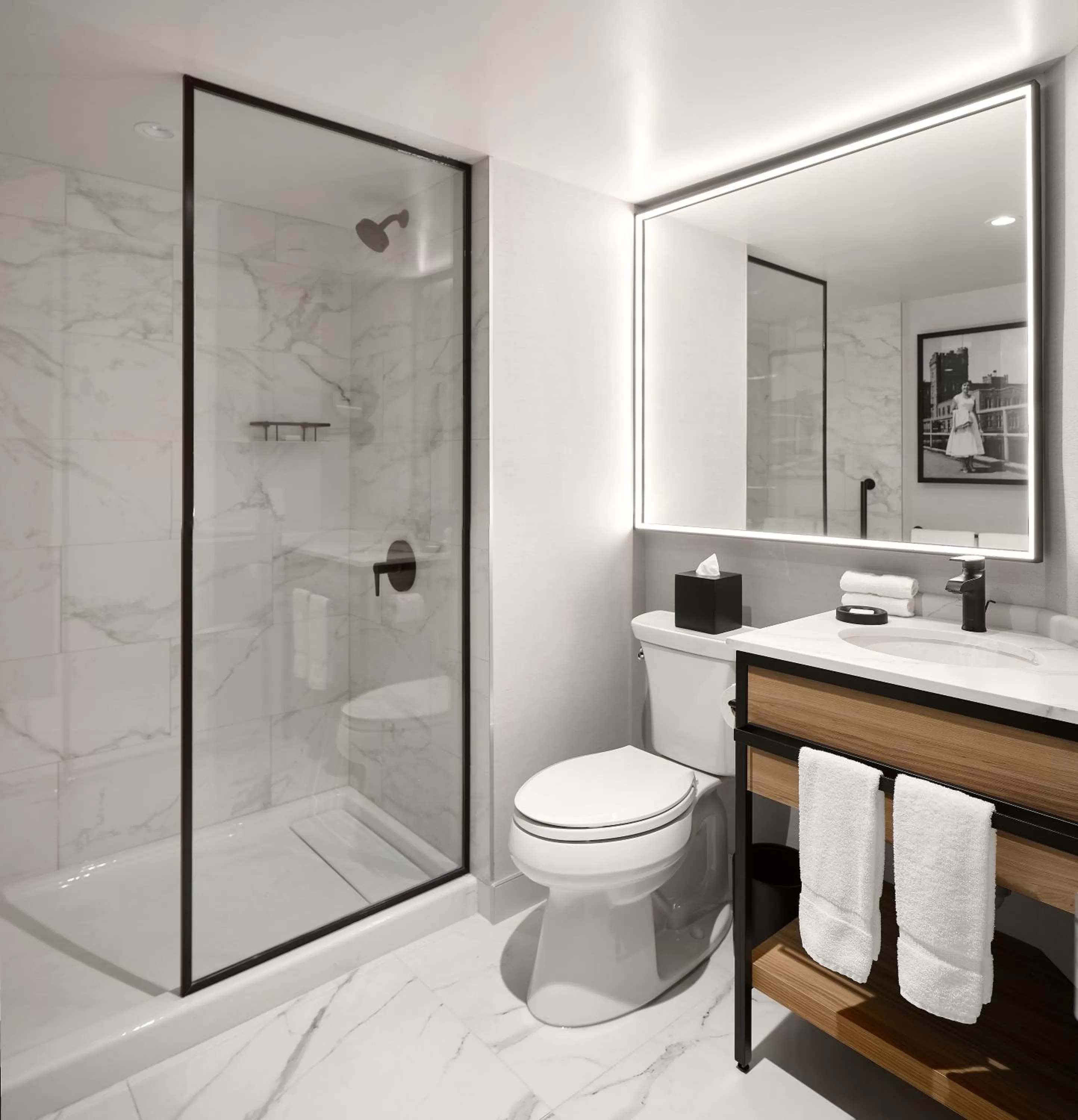 Shower in Hôtel MOCO Valleyfield