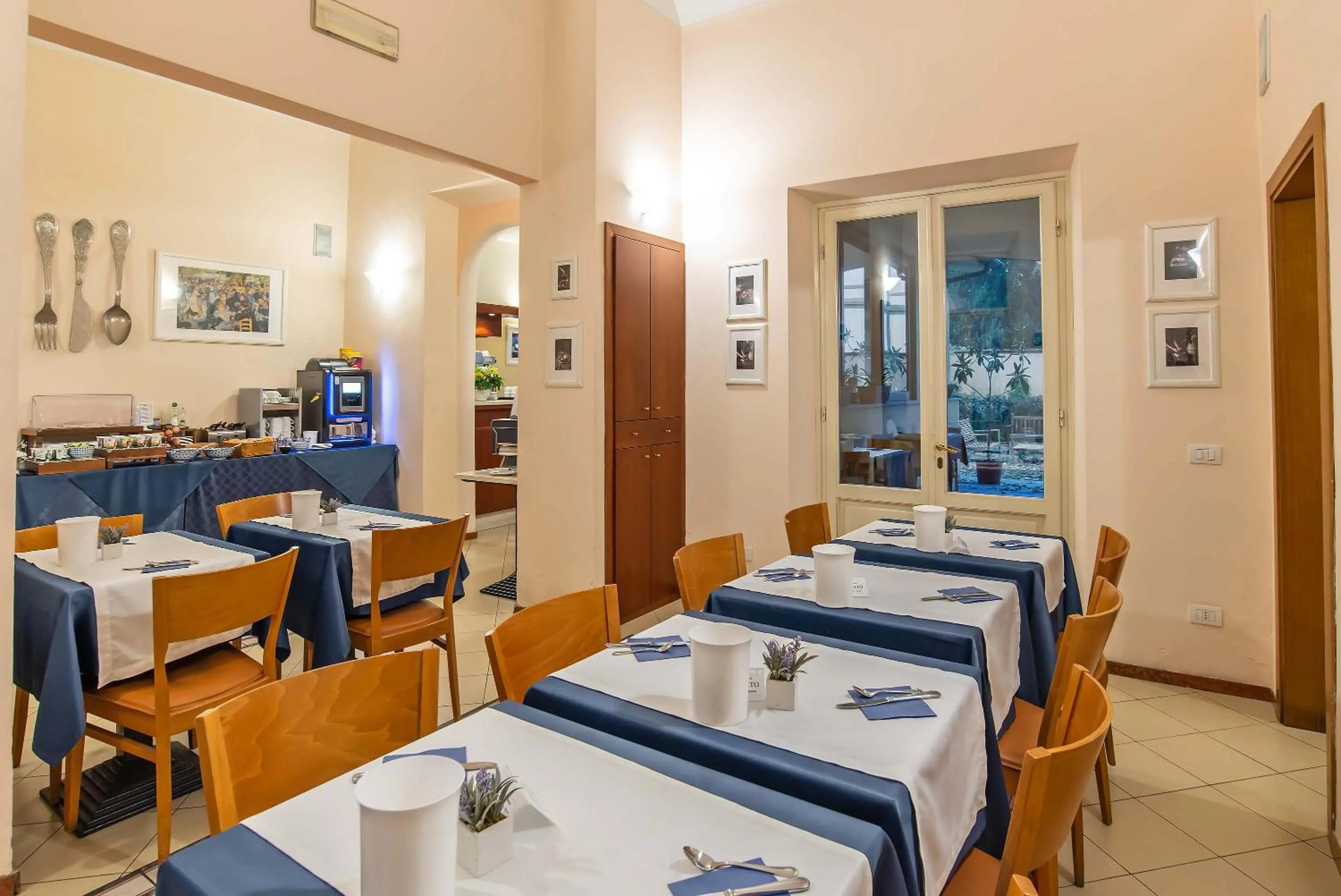 Breakfast in Hotel Bonifacio