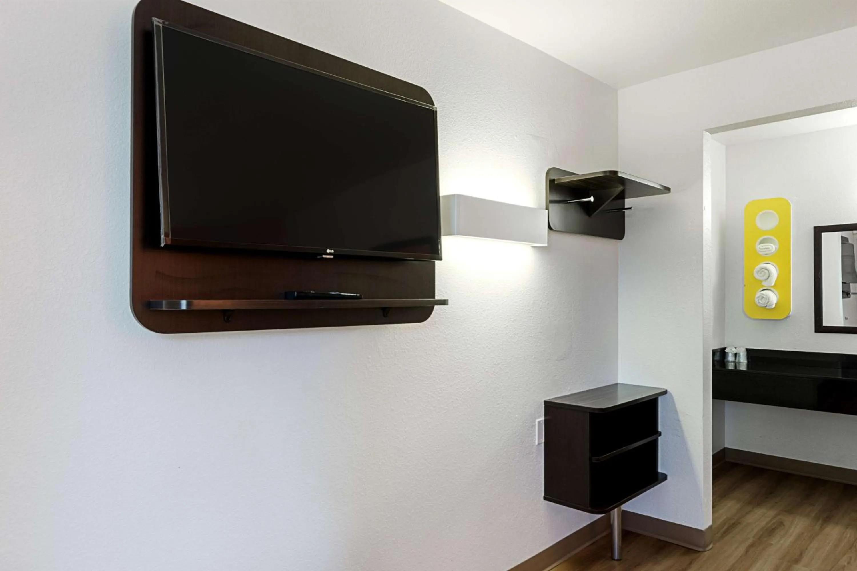 TV and multimedia in Motel 6-Fresno, CA