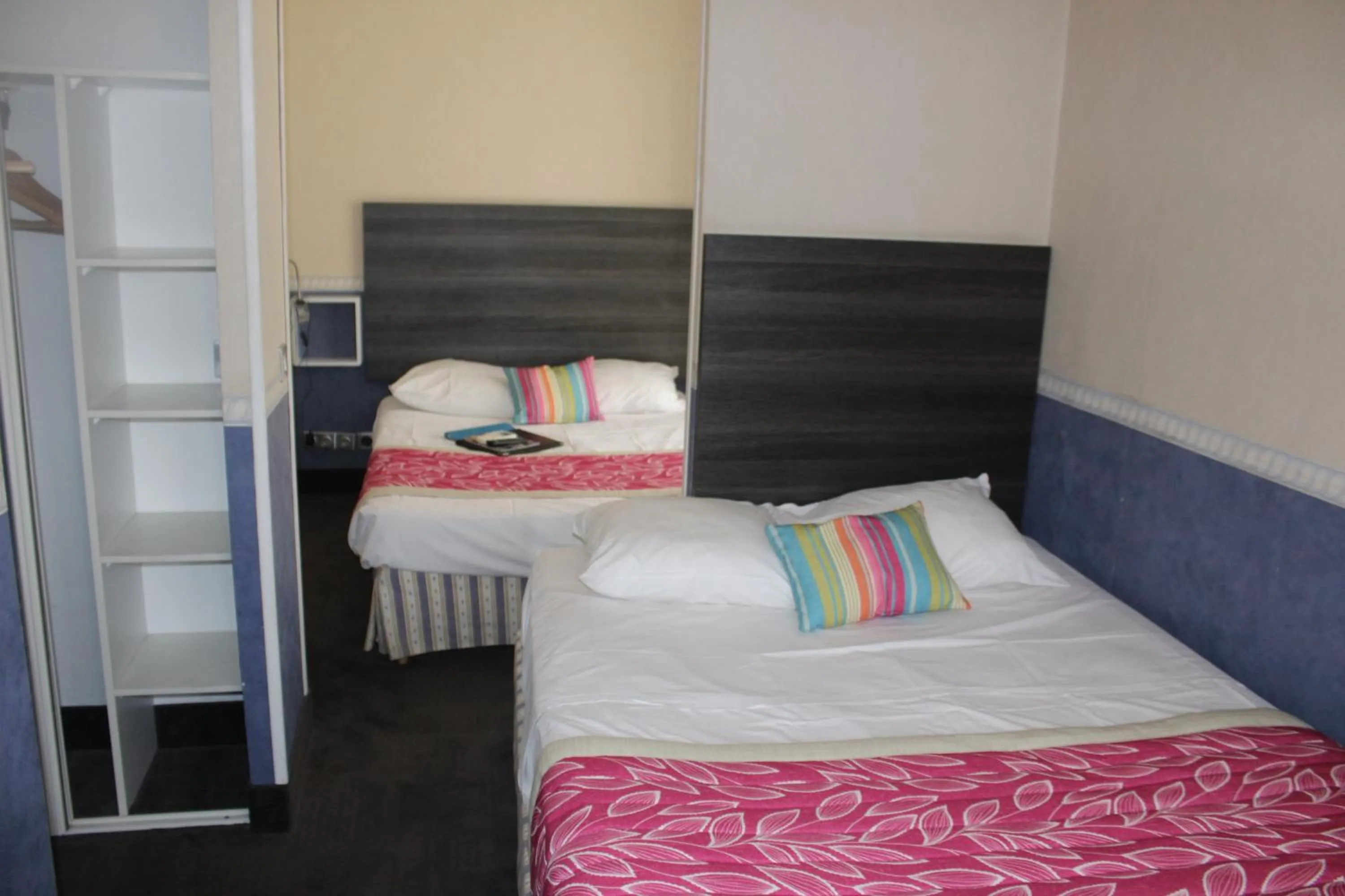 Photo of the whole room in Hotel Cayrons Vence & St Paul de Vence