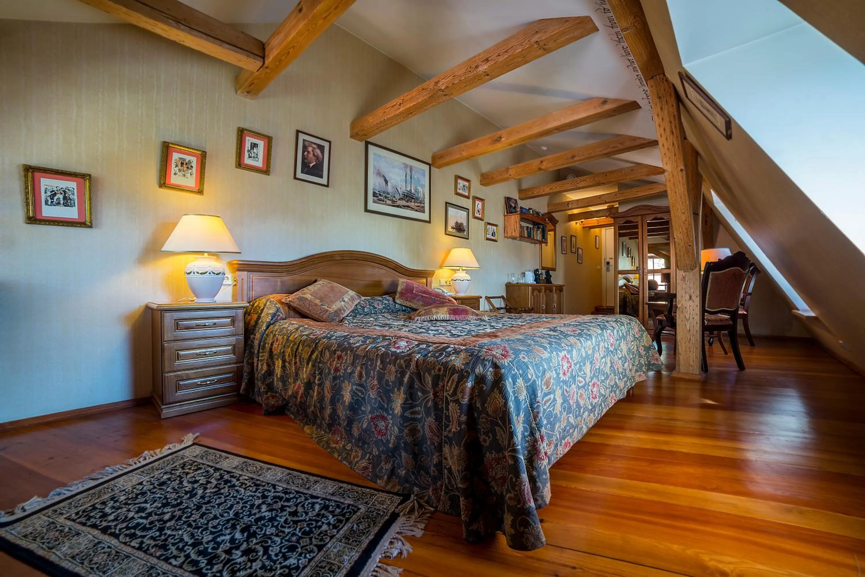 Bed in Shakespeare Boutique Hotel