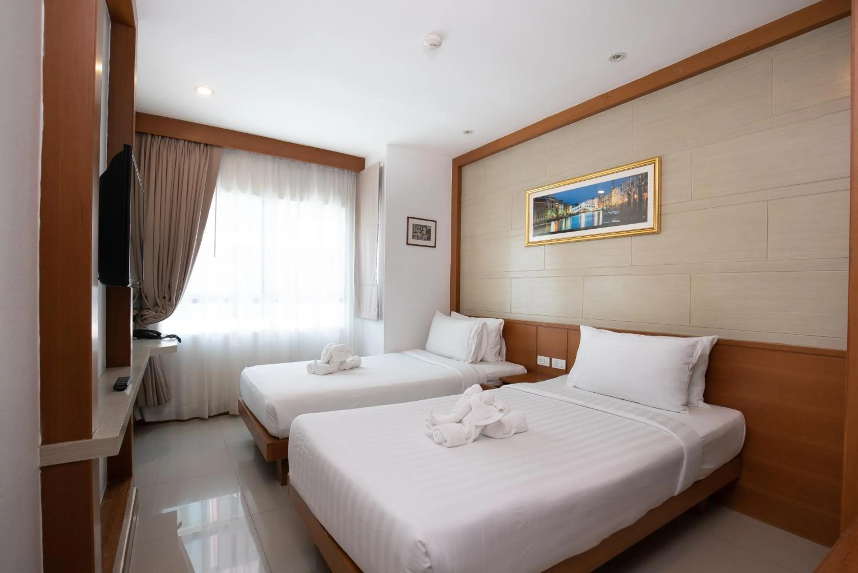 Bedroom, Bed in The Patong Center Hotel