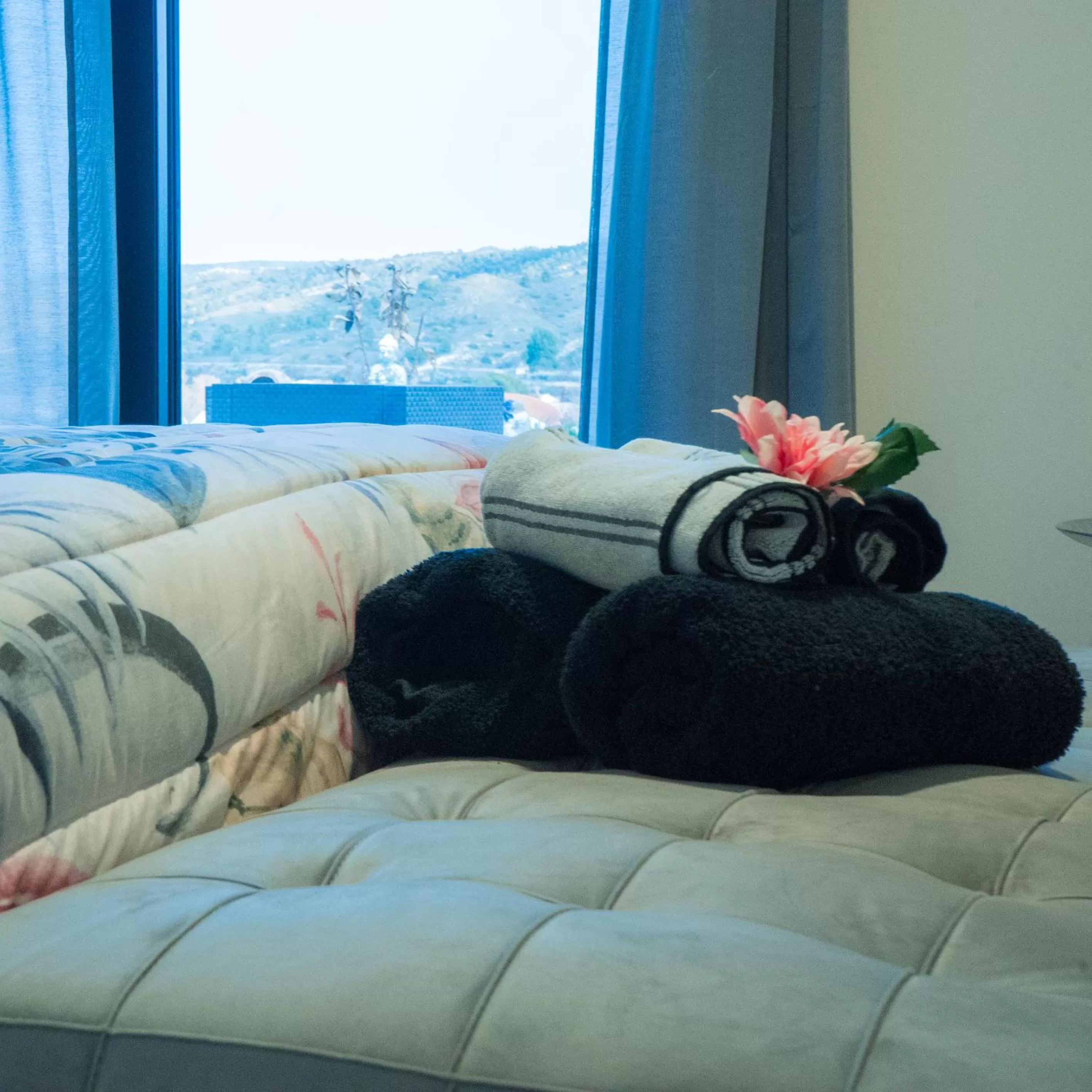 Decorative detail, Bed in Cabezo Buñuel Hostal