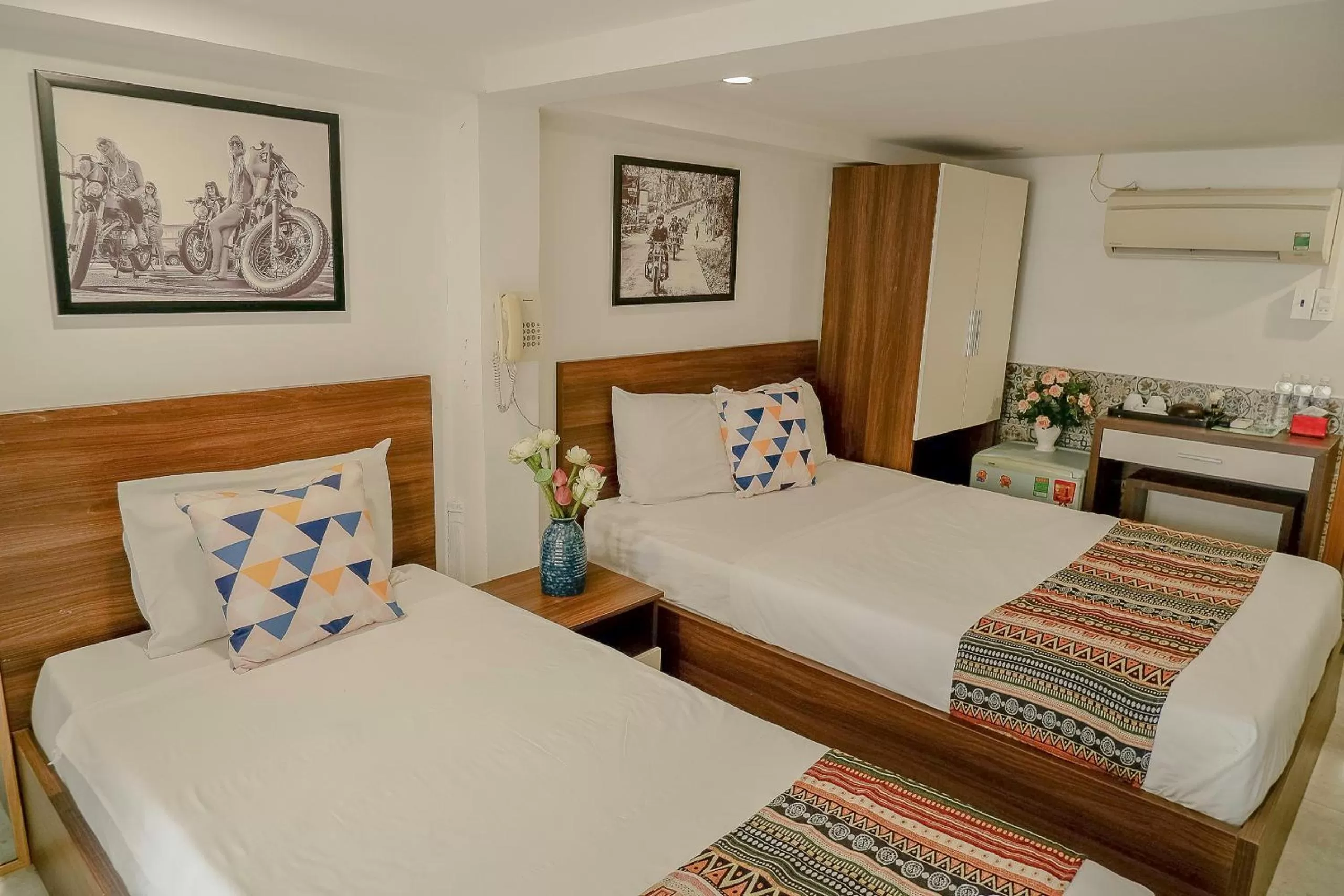 Photo of the whole room, Bed in Galaxy Boutique Sai Gon Central Hotel