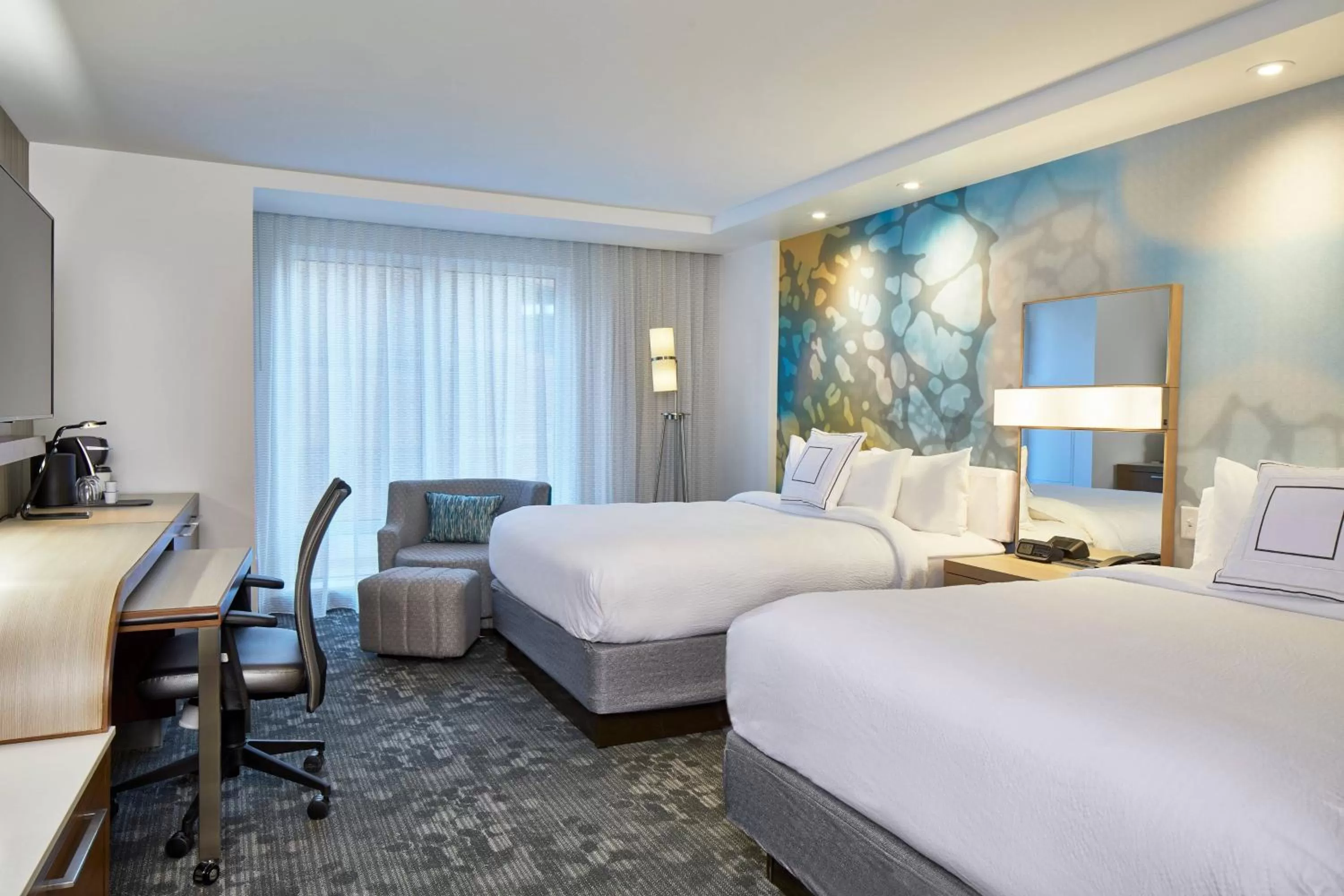 Queen Room with Two Queen Beds and Adapted Tub - Mobility and Hearing Accessible in Courtyard Baltimore Downtown/McHenry Row