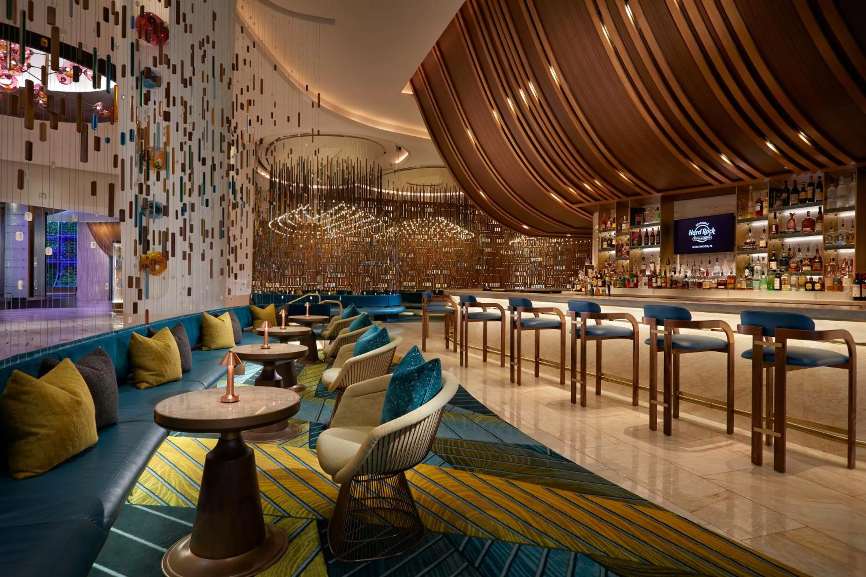 Lounge or bar in The Guitar Hotel at Seminole Hard Rock Hotel & Casino