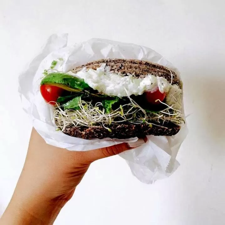 Restaurant/places to eat in Cinco Hotel B&B